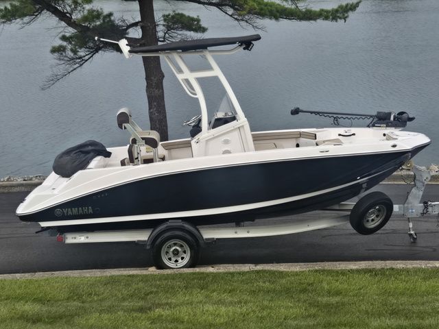 2022 Yamaha Boats 195 FSH Sport - 4