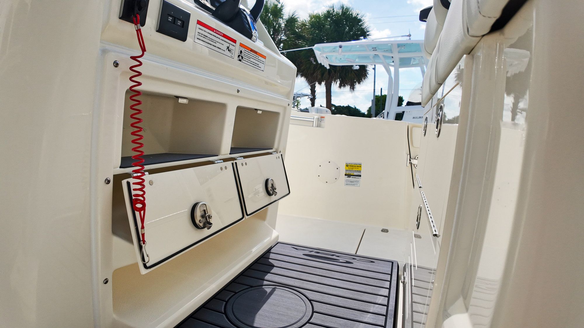 2027 Cobia 245 Center Console - 19