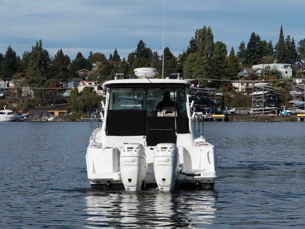 2017 Boston Whaler 315 Conquest - 6