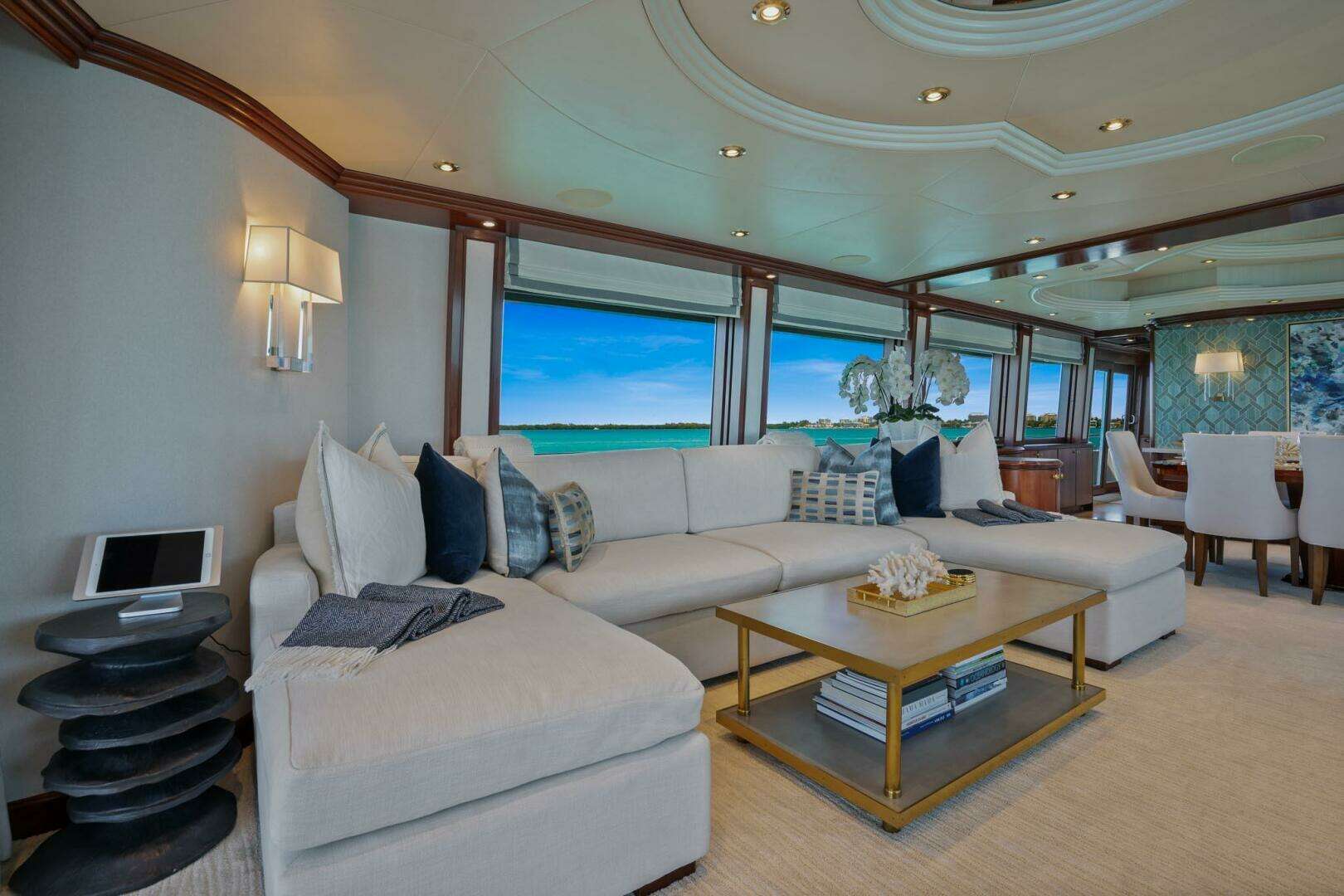 2004 Crescent Raised Pilothouse - Image 4
