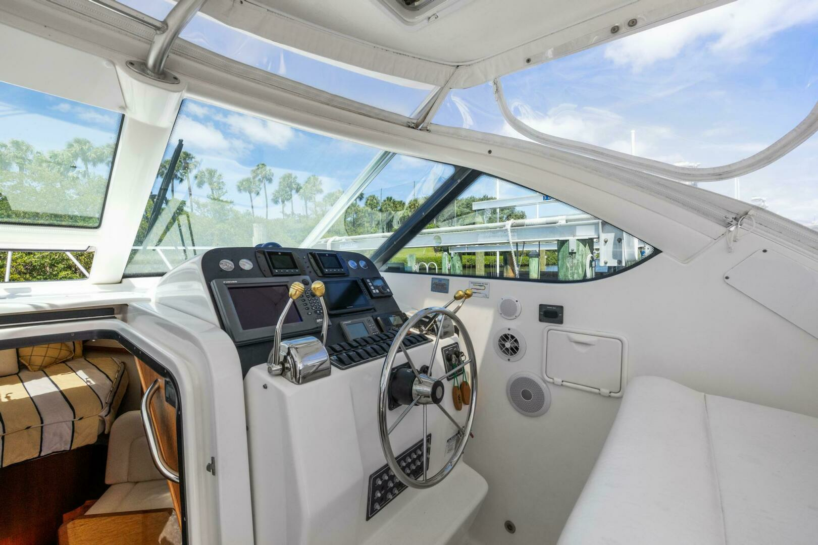 2006 Tiara Yachts 3200 Open - Image 13