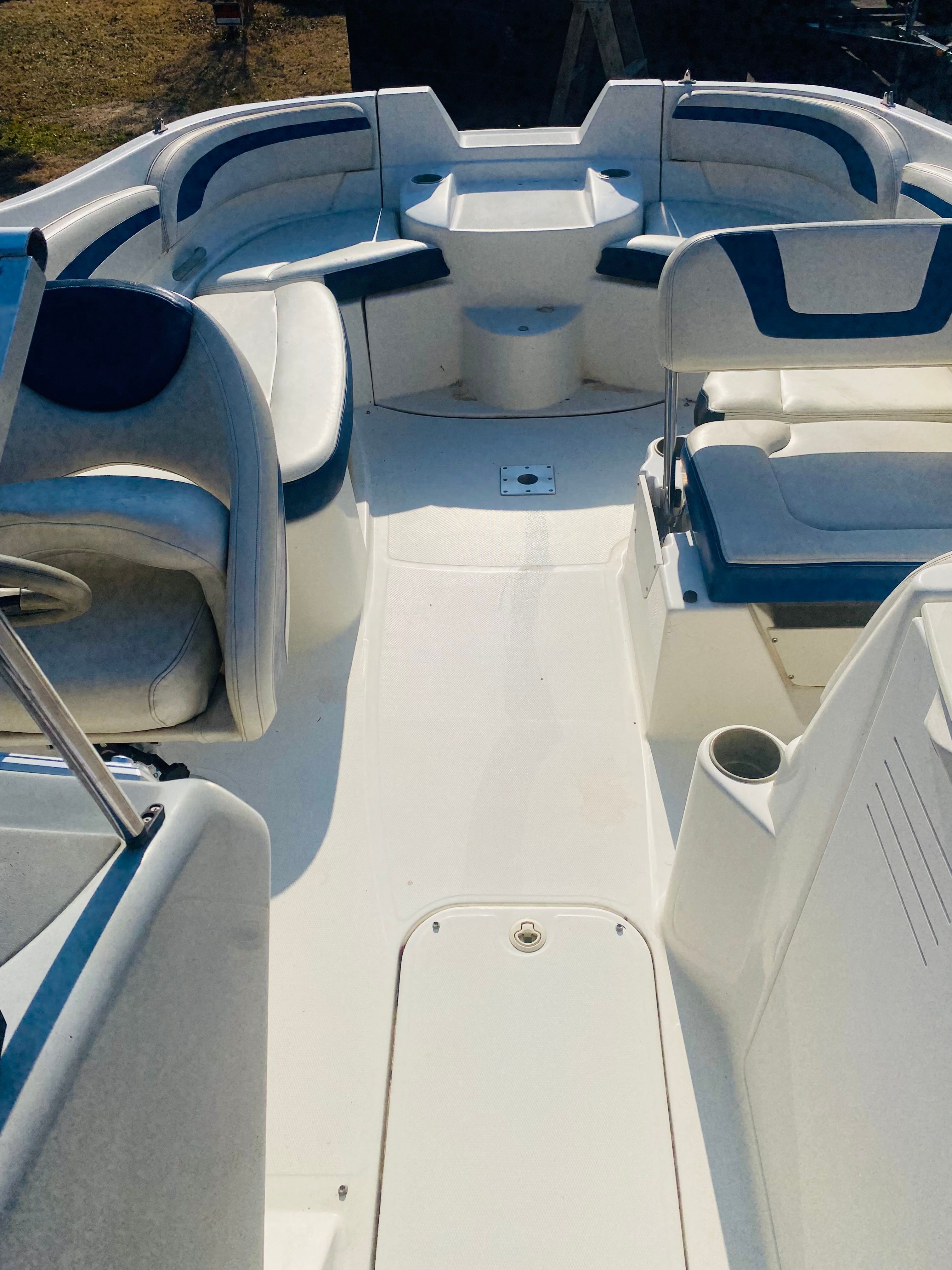 2005 Bayliner 219 - 5