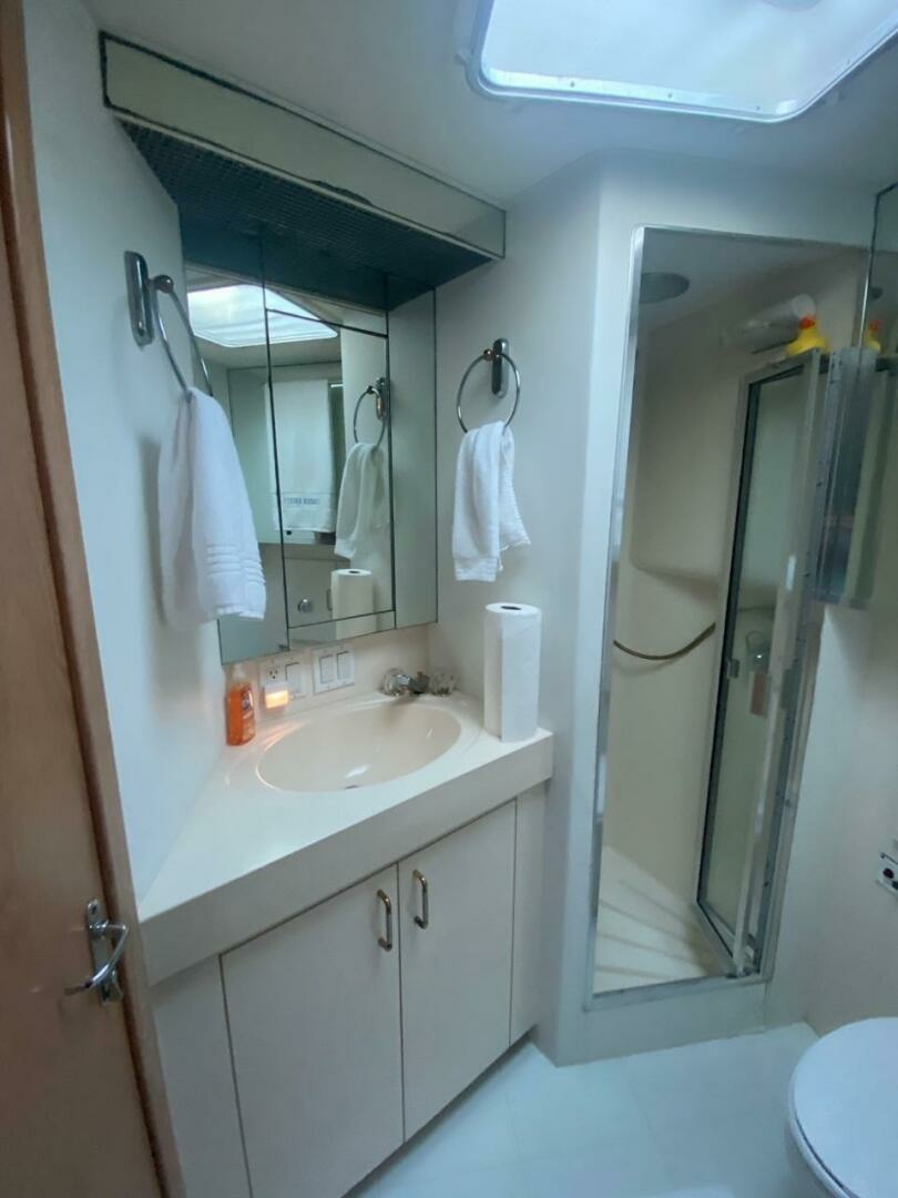 1994 Hatteras 70 Cockpit Motor Yacht - Image 43