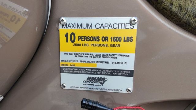 2005 Regal 2400 LSR - 17