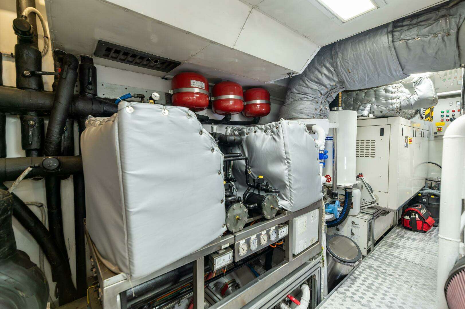 2007 CRN Pilothouse - Image 80