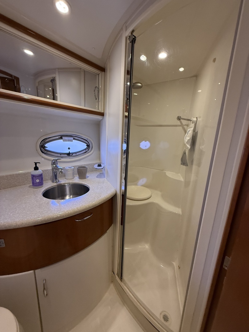 2006 Carver 44 CMY - Image 32