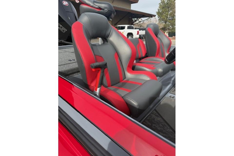 2026 Nitro Z21 XL boat seats, red and gray design, outdoor setting.