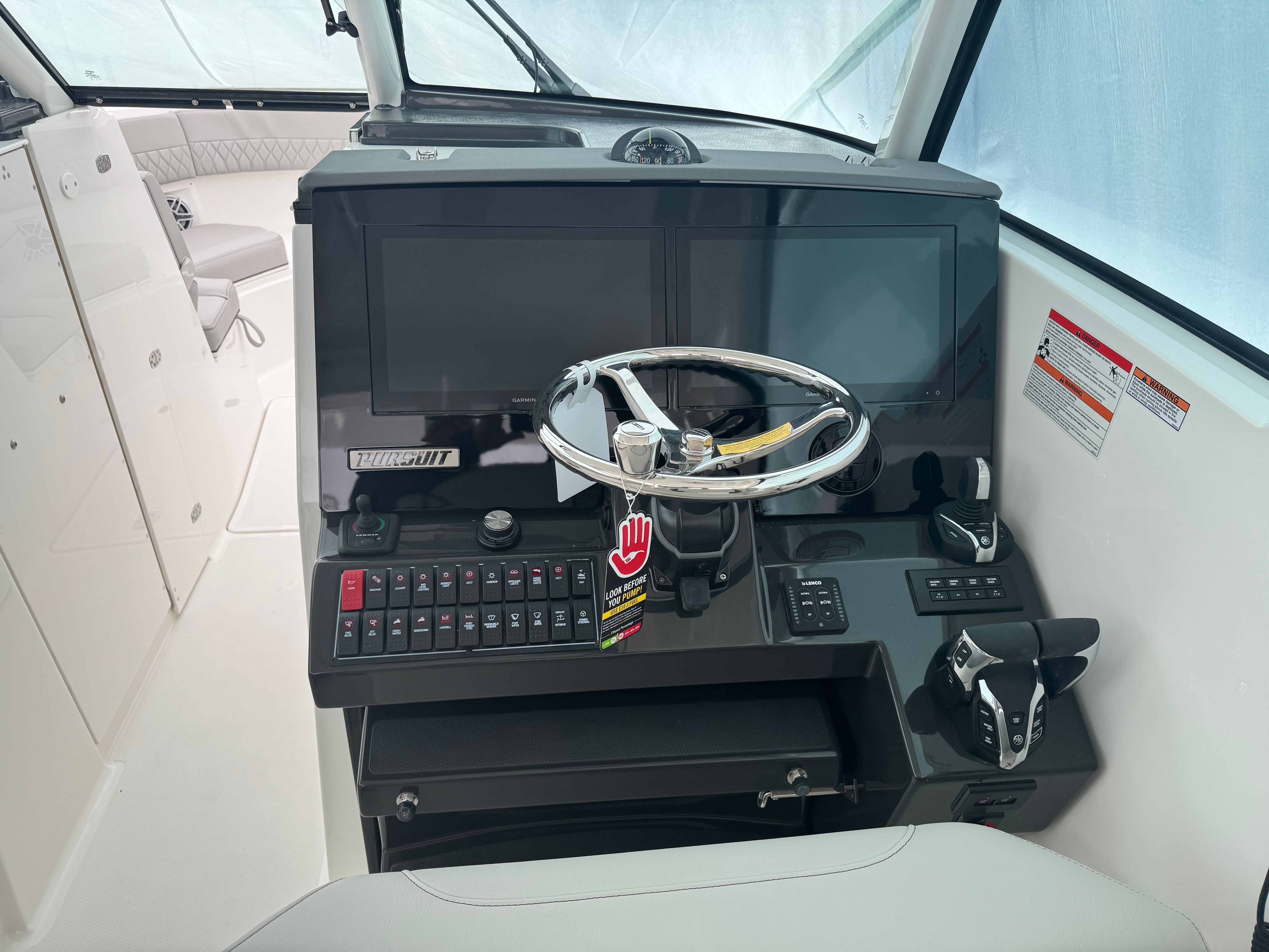 2026 Pursuit DC 326 Dual Console