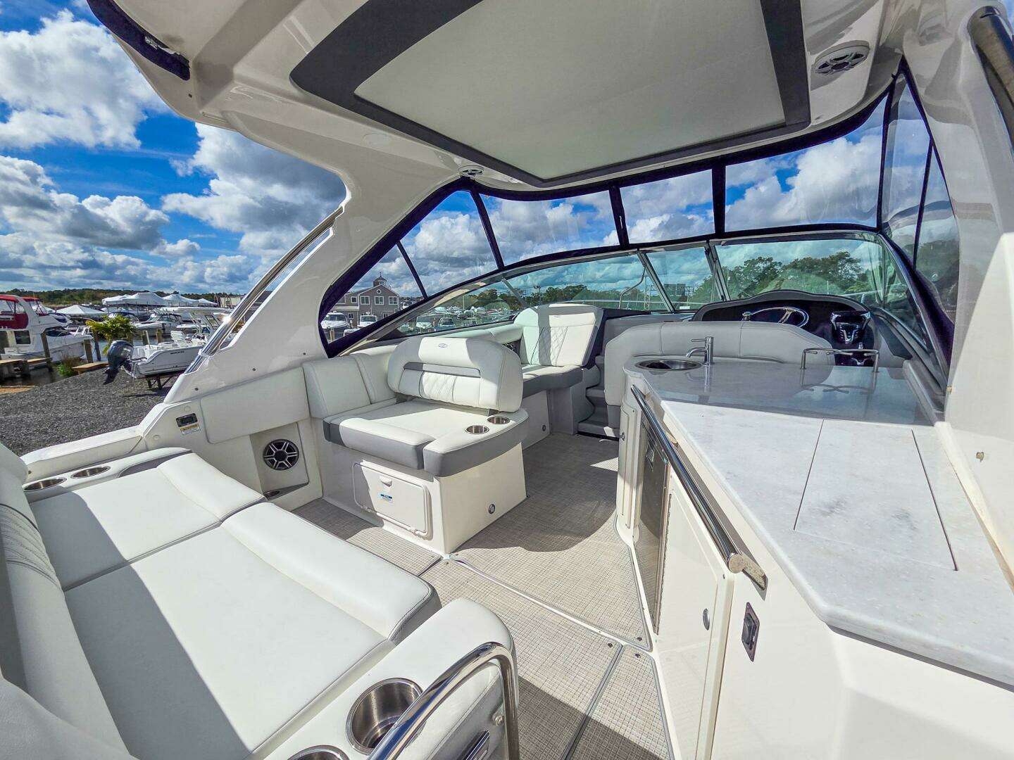 2026 Regal 33 XO - Image 18