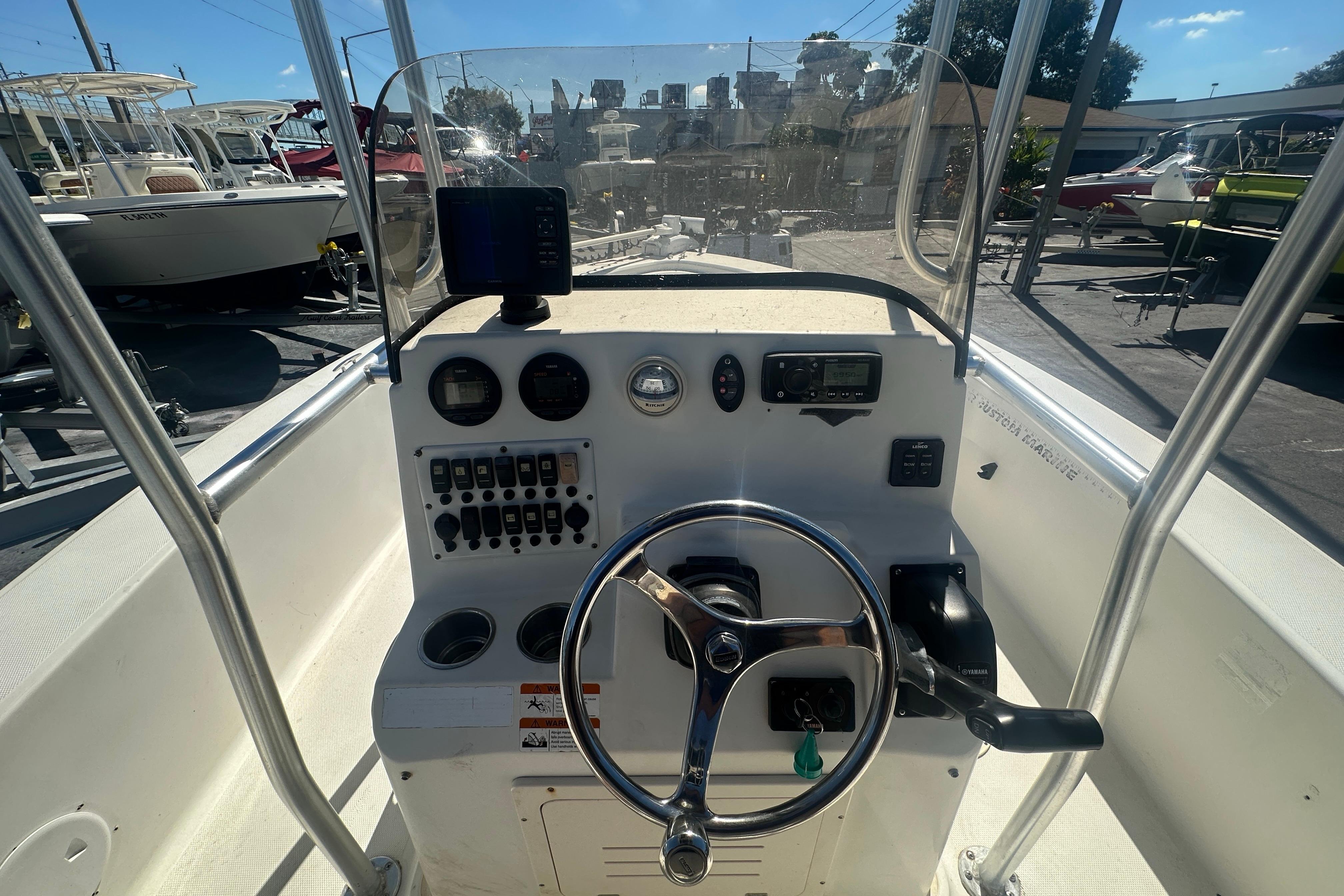 2003 Hydra-Sports 19 Bay Bolt boat dashboard with steering wheel and controls.