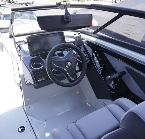 2025 Yamaha Boats 255XD - 24