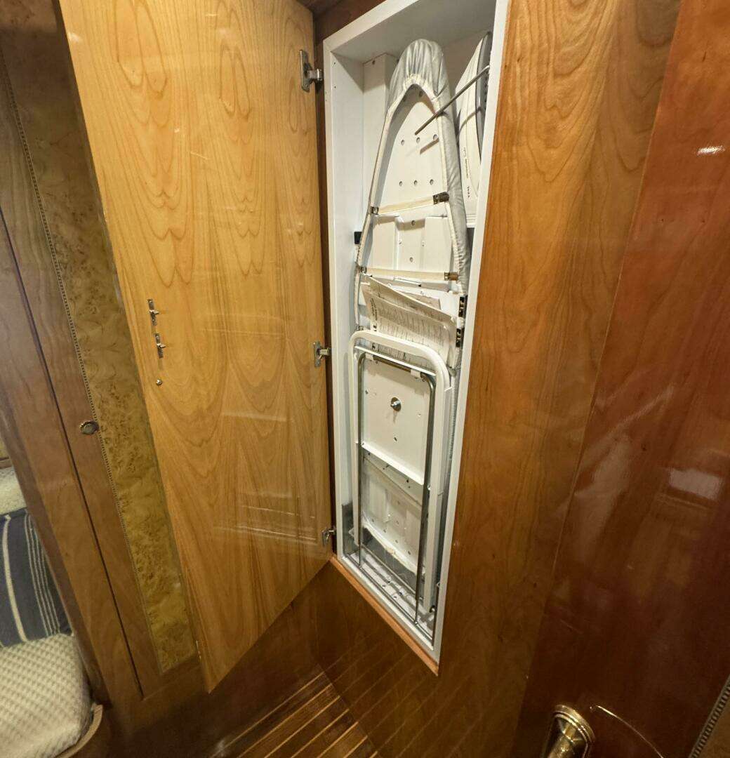 2004 Altima 55 Pilothouse - Image 49