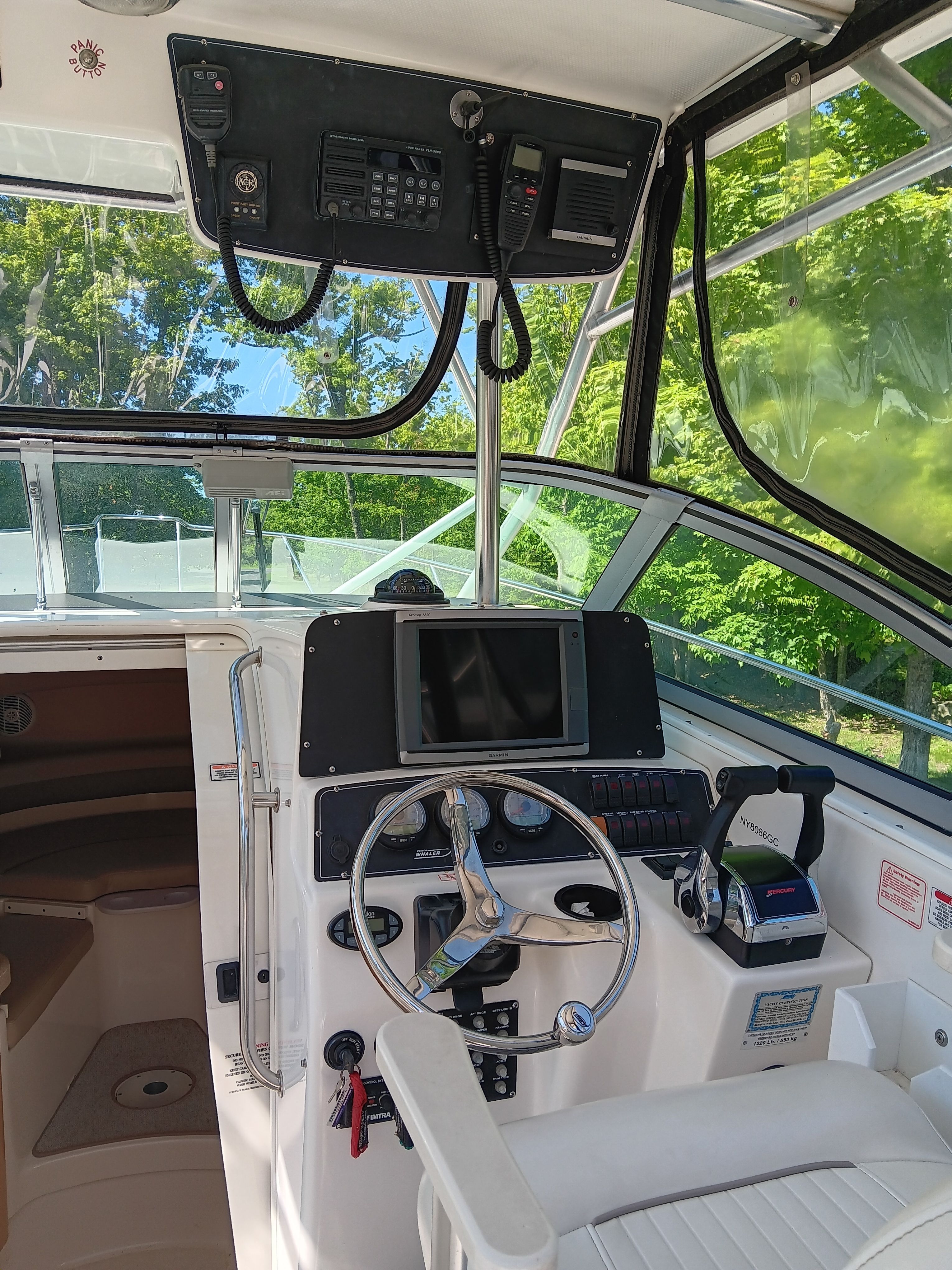 2004 Boston Whaler 275 Conquest - 9