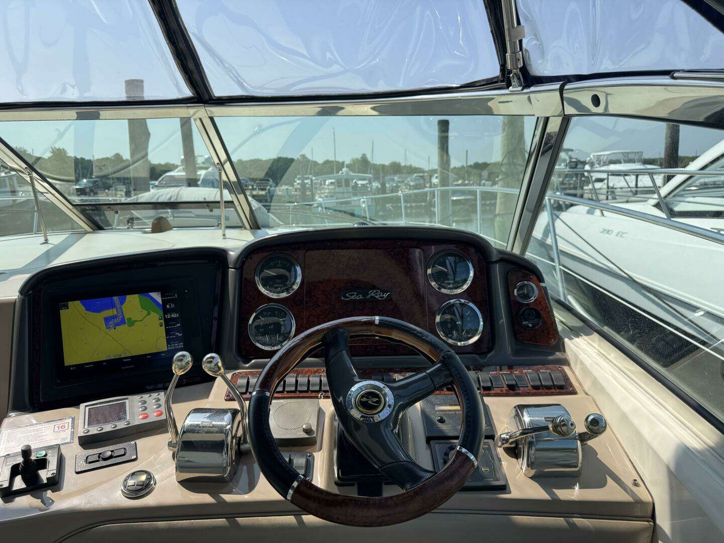 2003 Sea Ray 420 Sundancer - Image 17