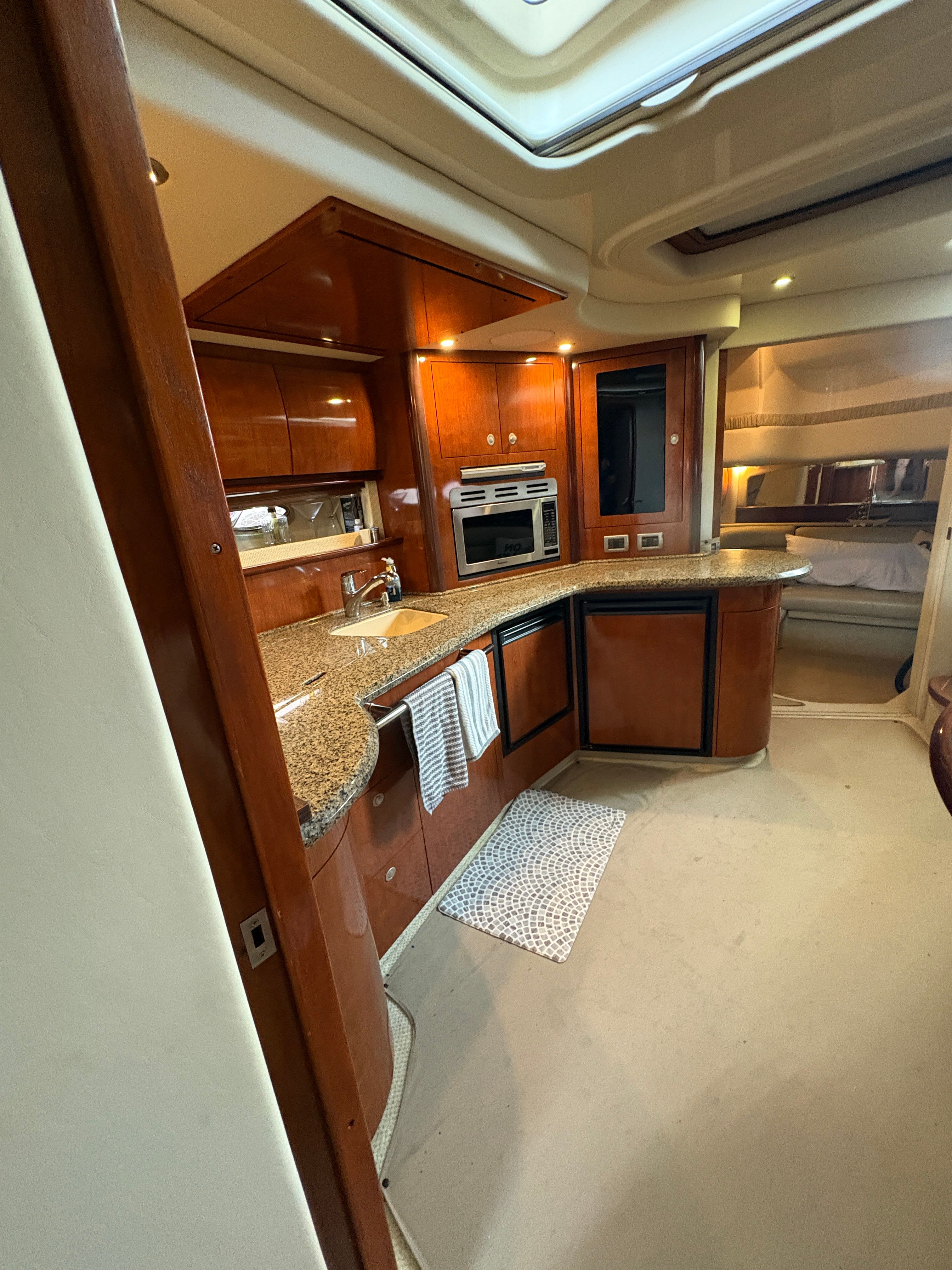 2005 Sea Ray 420 Sundancer - 52