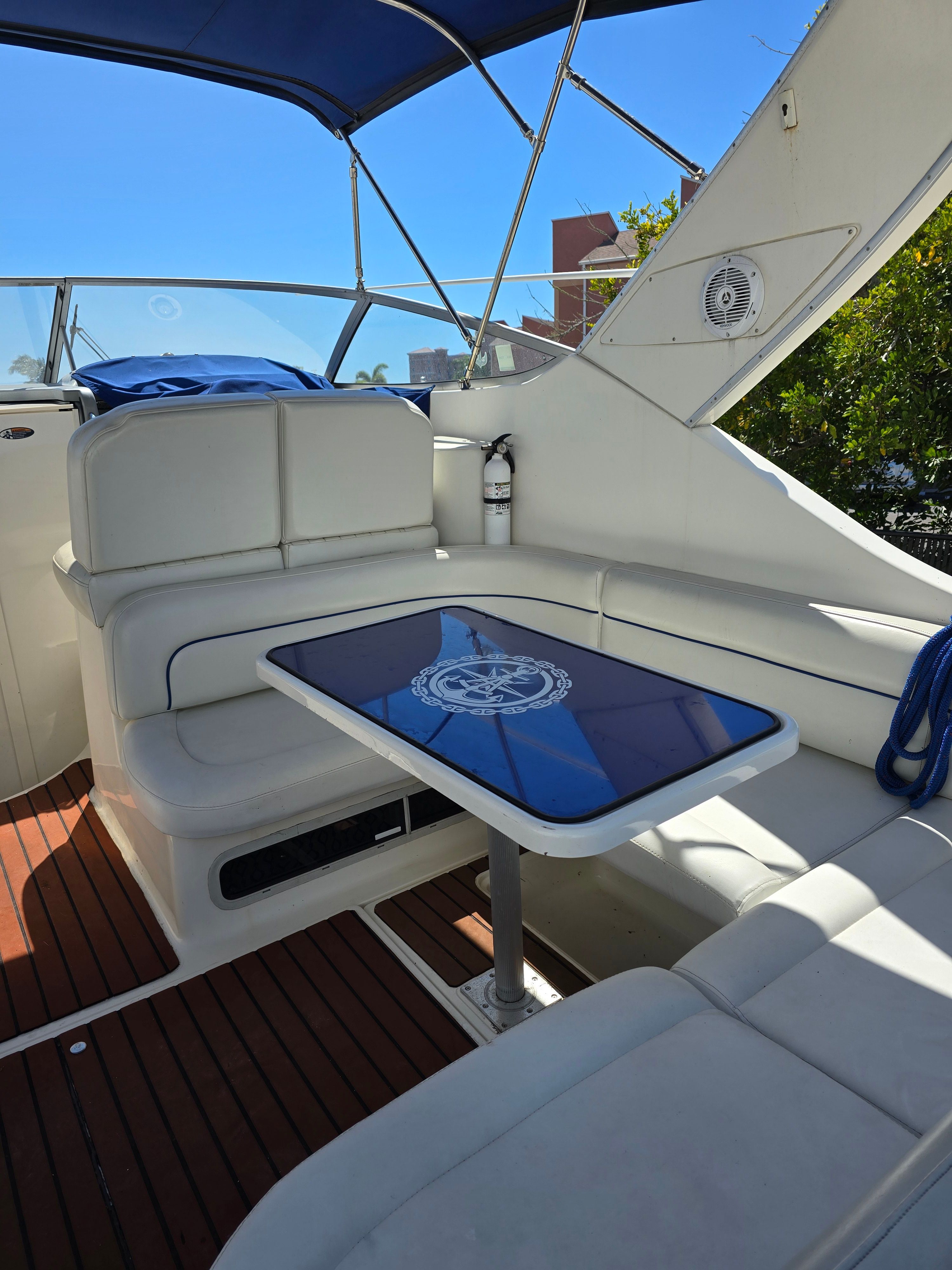 2004 Bayliner 305SB - 6