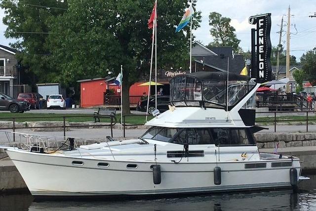 1990 Bayliner 3888 Motoryacht