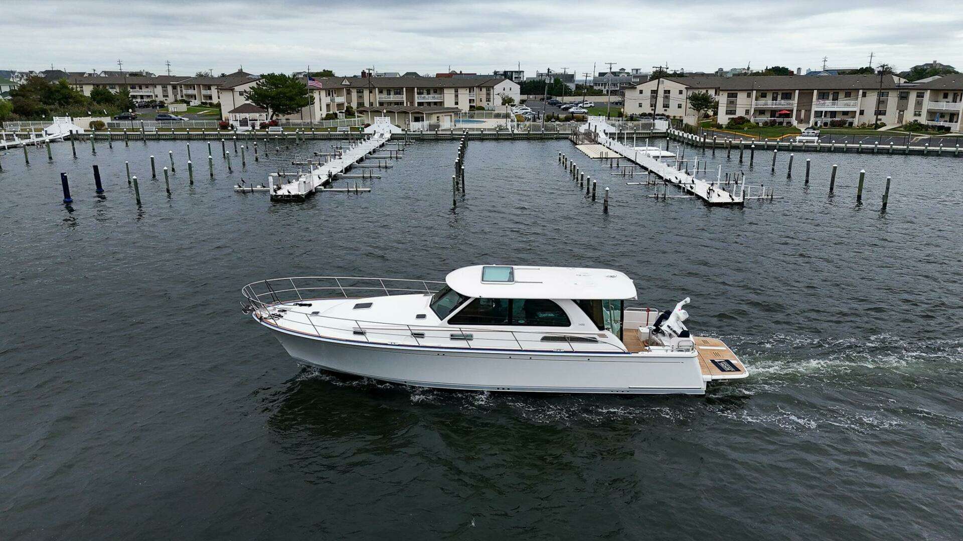 2027 Sabre 45 Salon Express - Image 8
