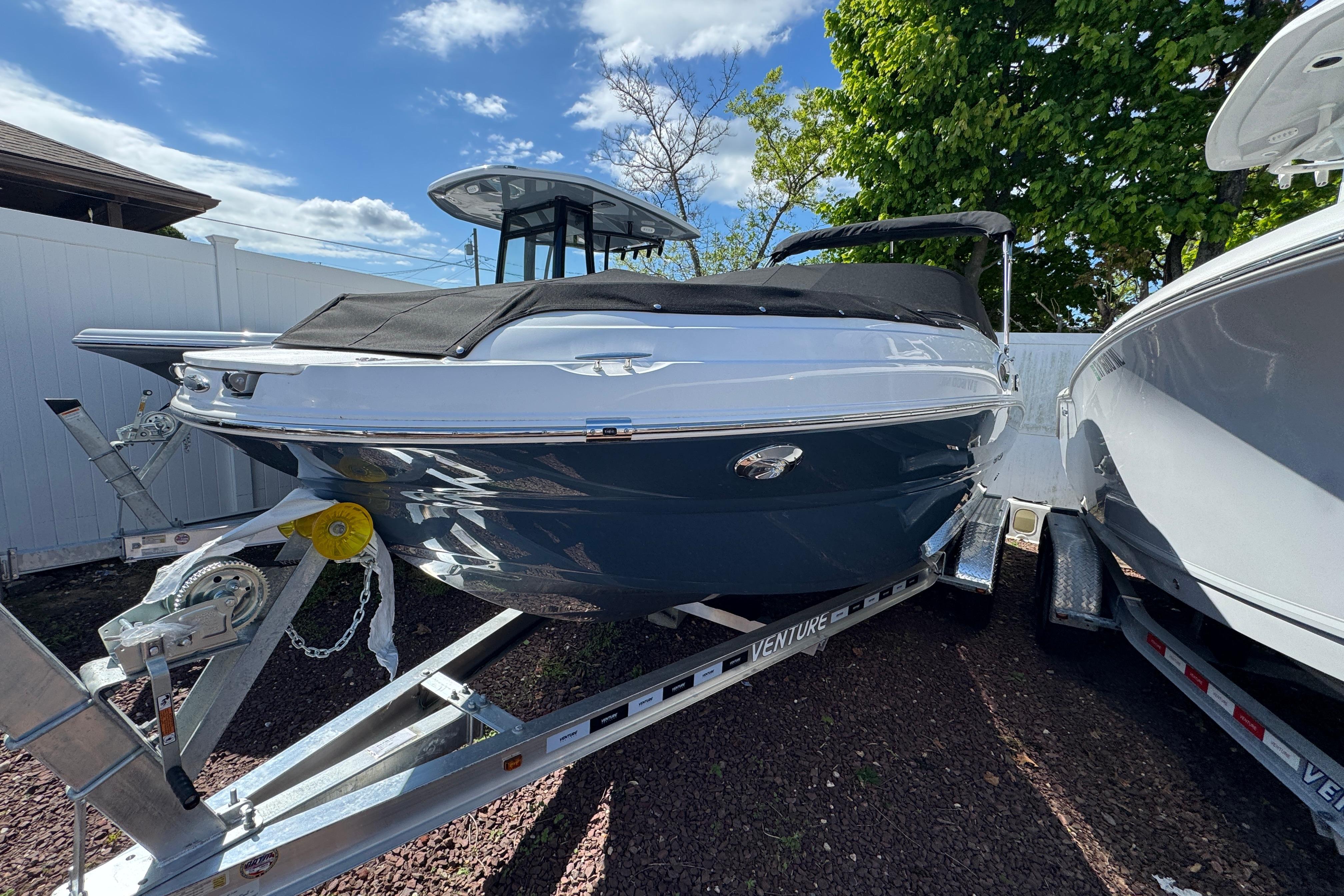 2026 Stingray 211 DC