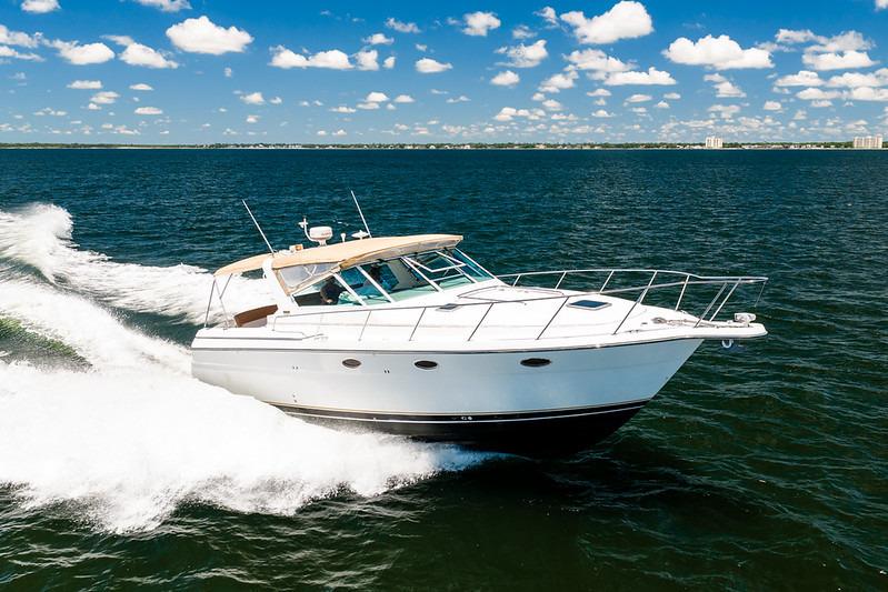 2000 Tiara Yachts 3500 Express