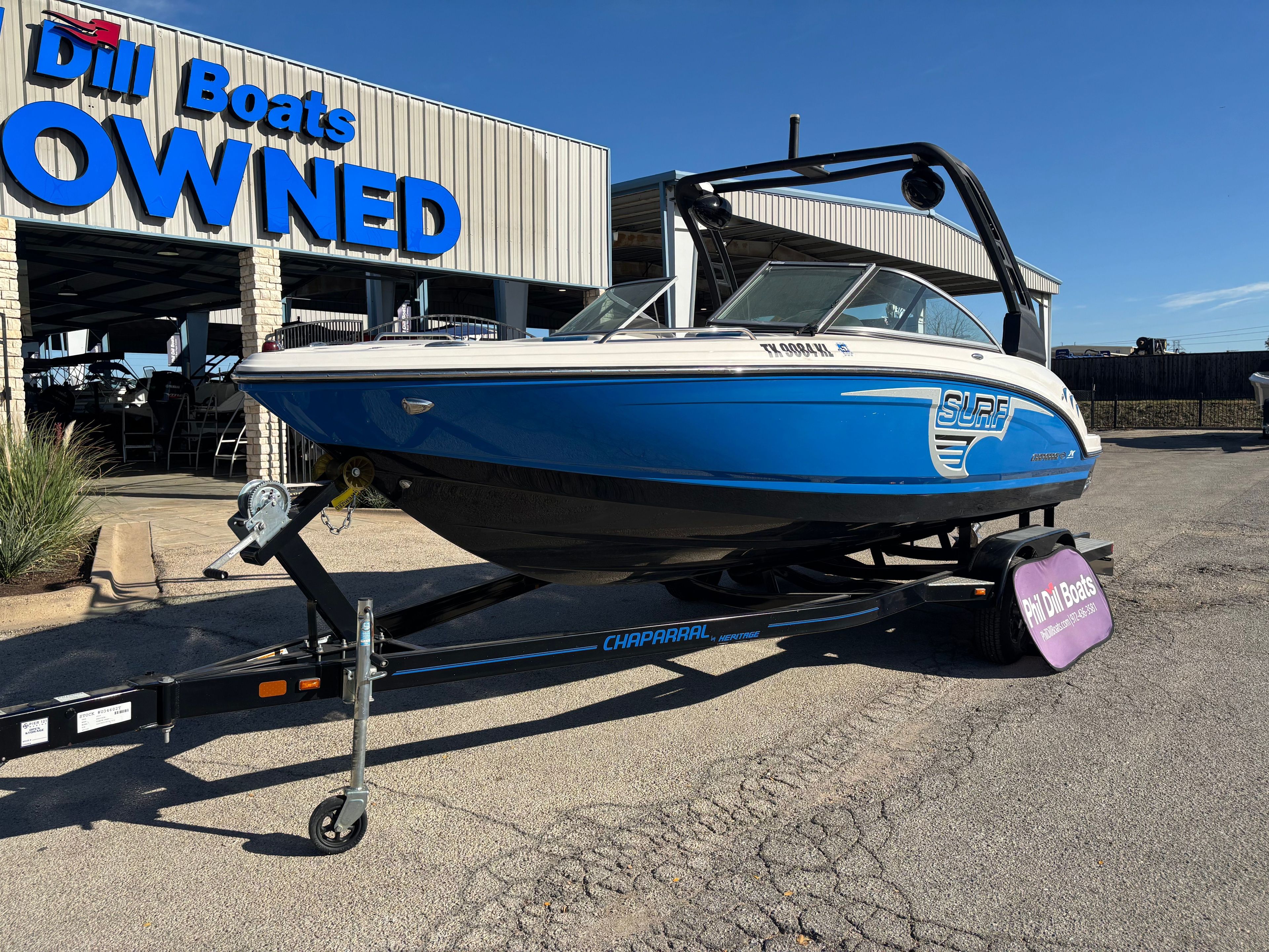 2019 CHAPARRAL 23 SURF - Image 2