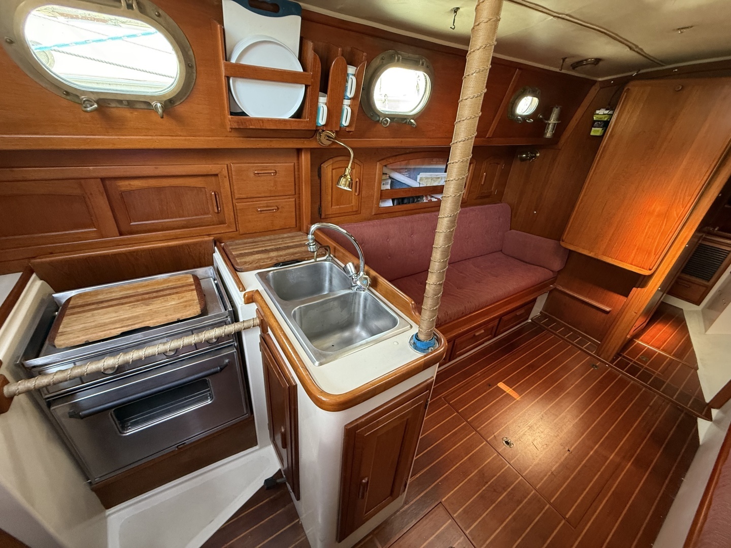 1987 Pacific Seacraft — - Image 23