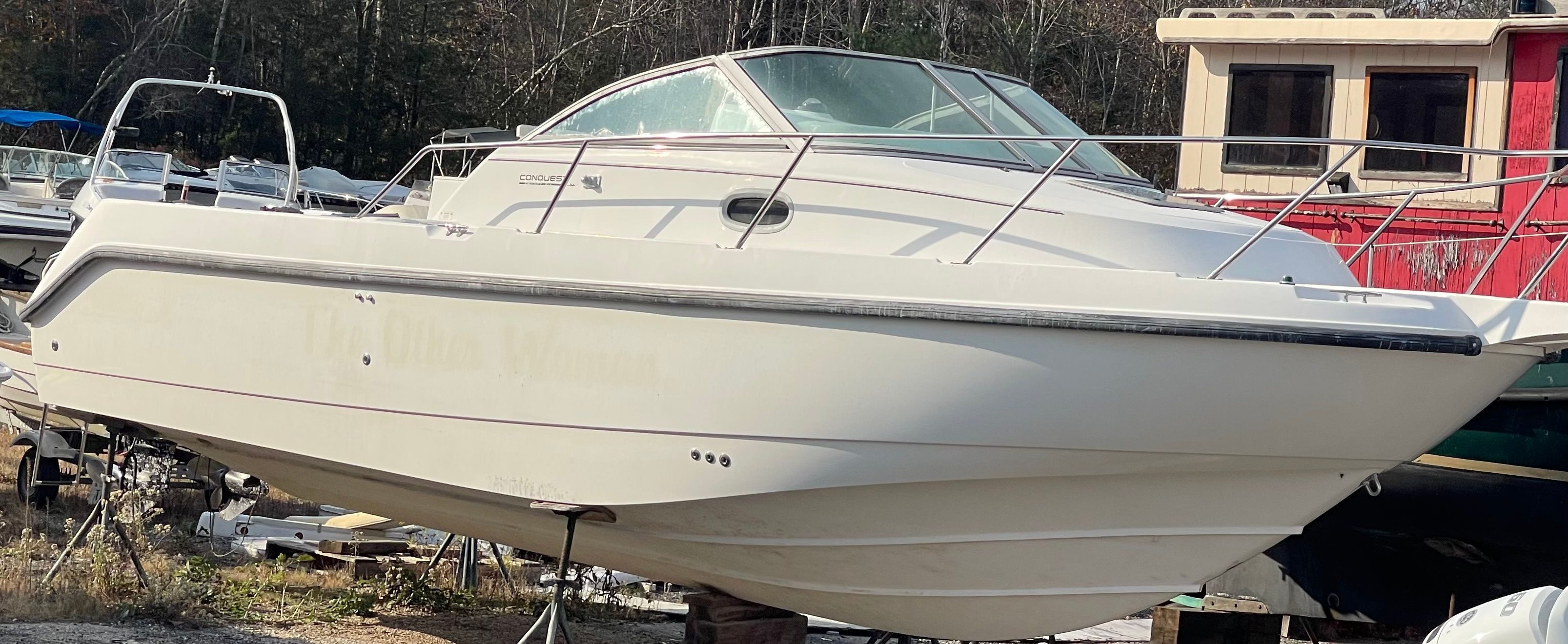 2001 Boston Whaler 26 Conquest on dry dock.