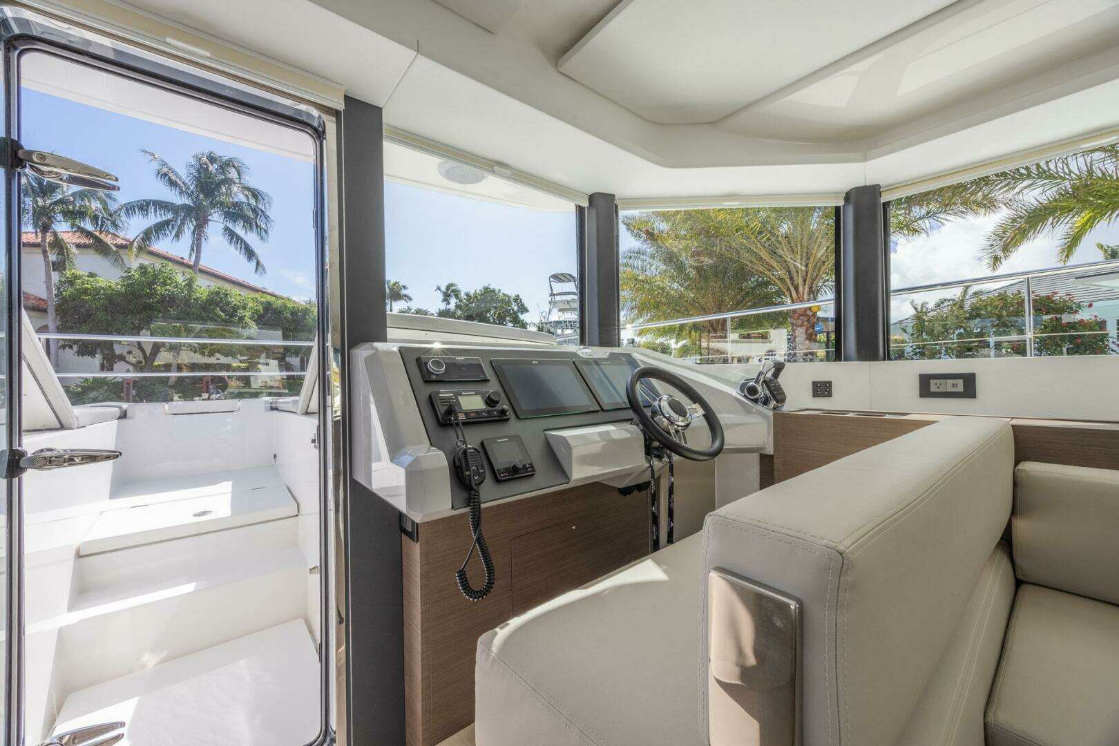 2024 Leopard 53 Powercat - Image 13