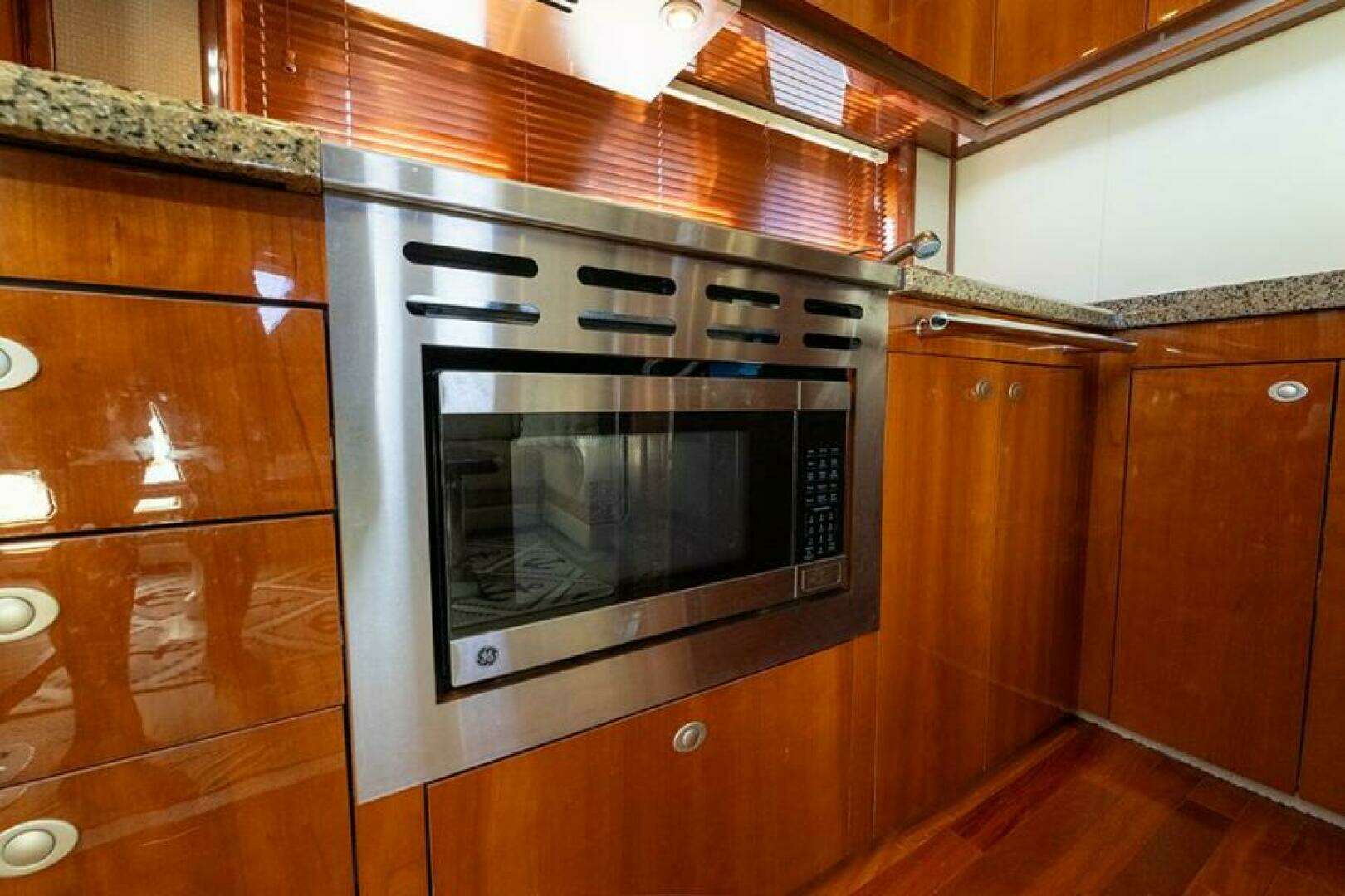 2007 Sea Ray 48 Sundancer - Image 45