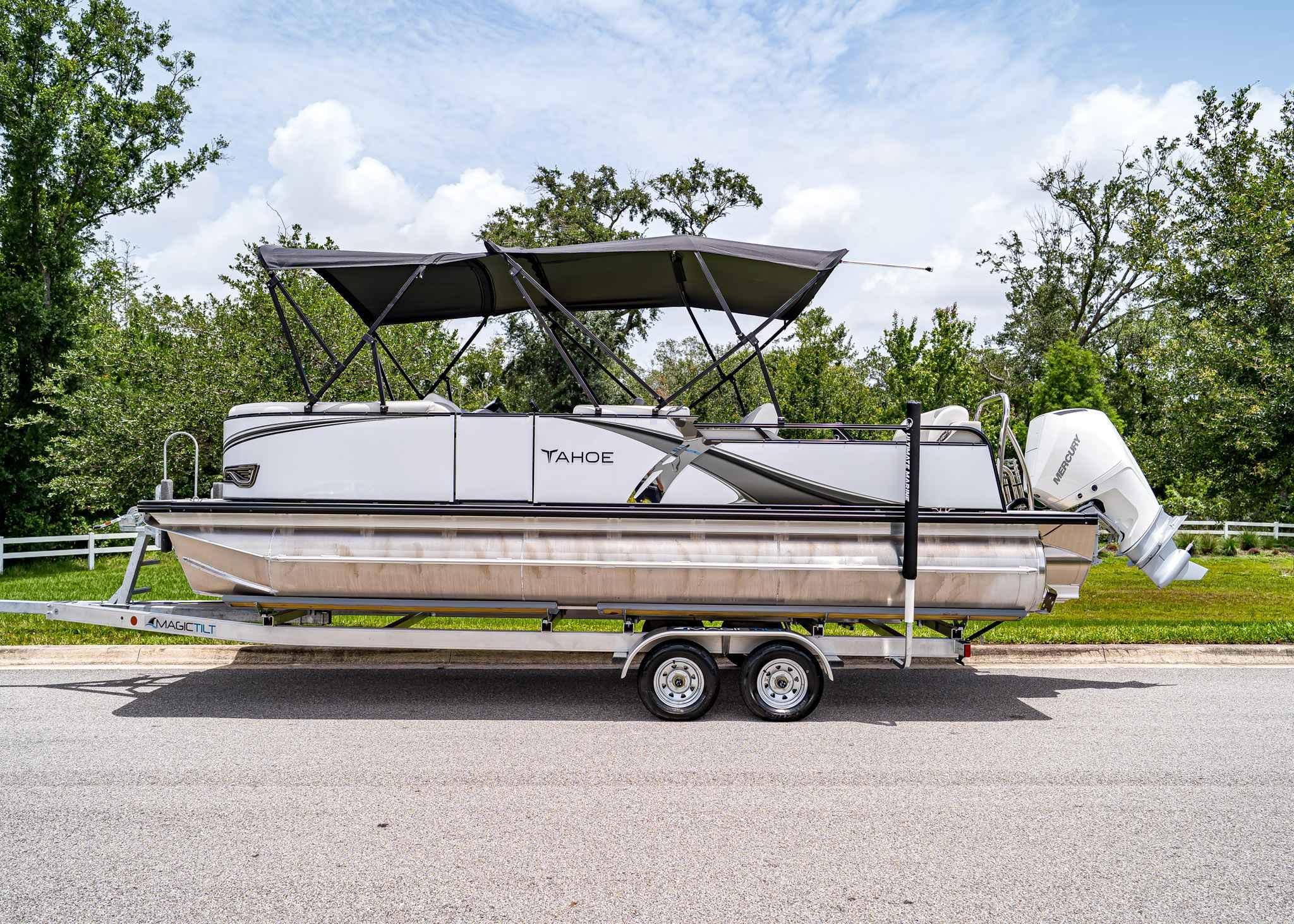 2025 Tahoe Pontoon LTZ Rear Lounger - 2