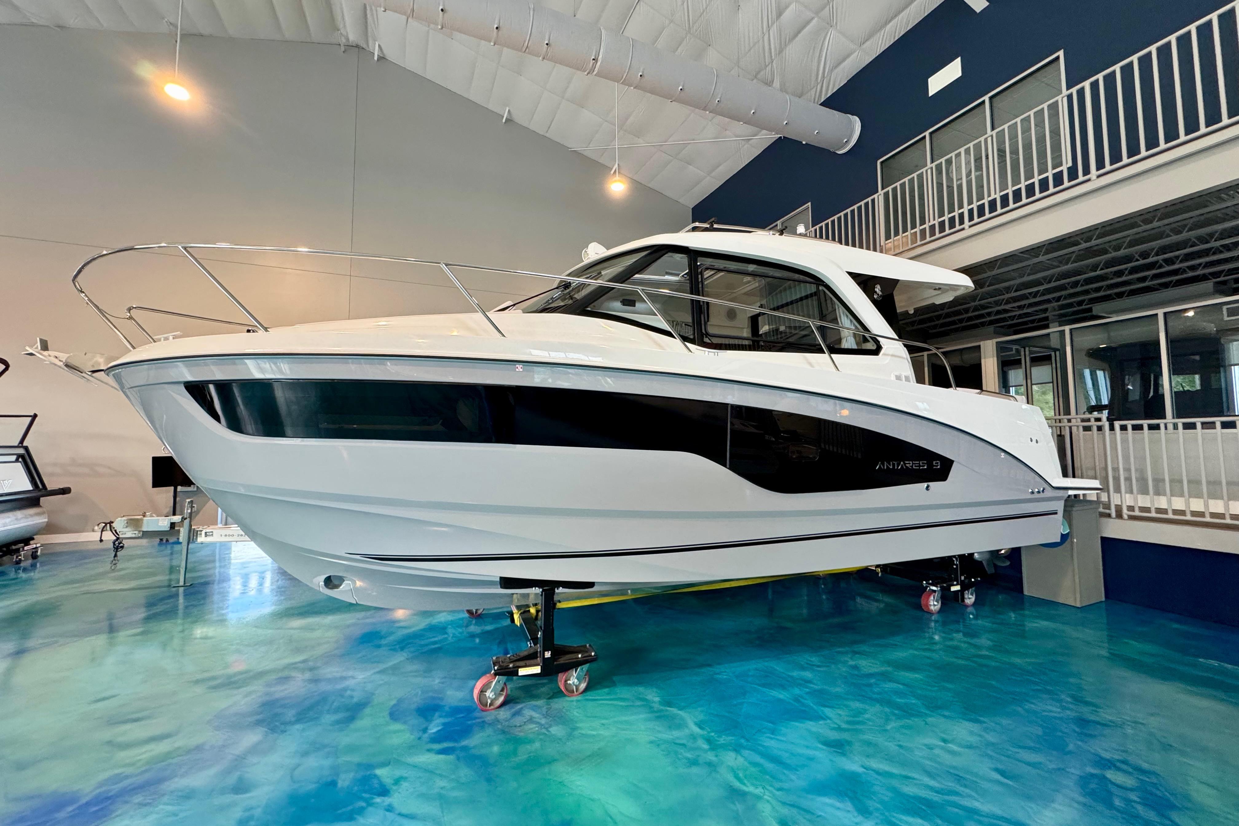2026 Beneteau Antares 9 V2
