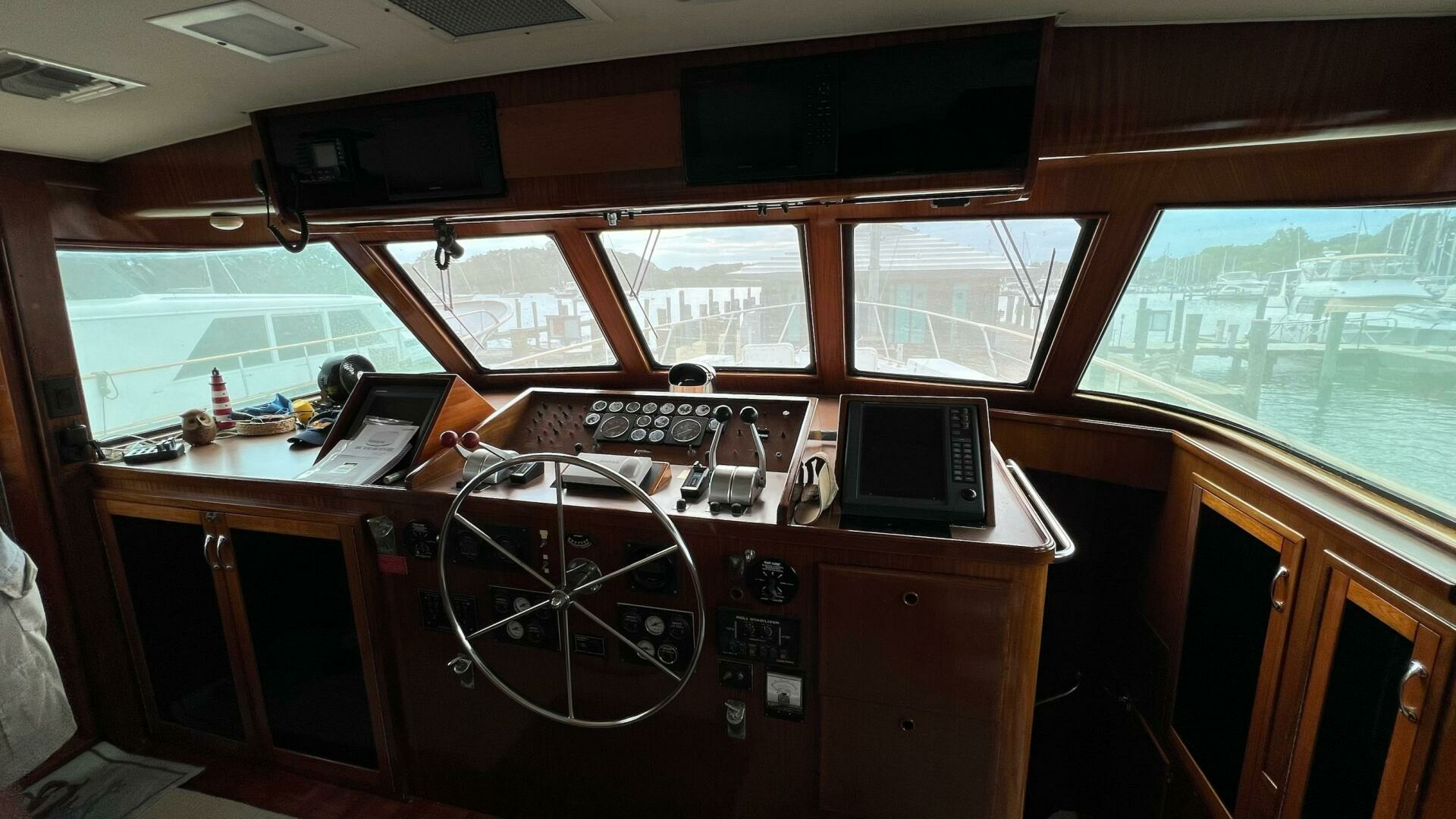 1987 Hatteras Motoryacht - Image 13
