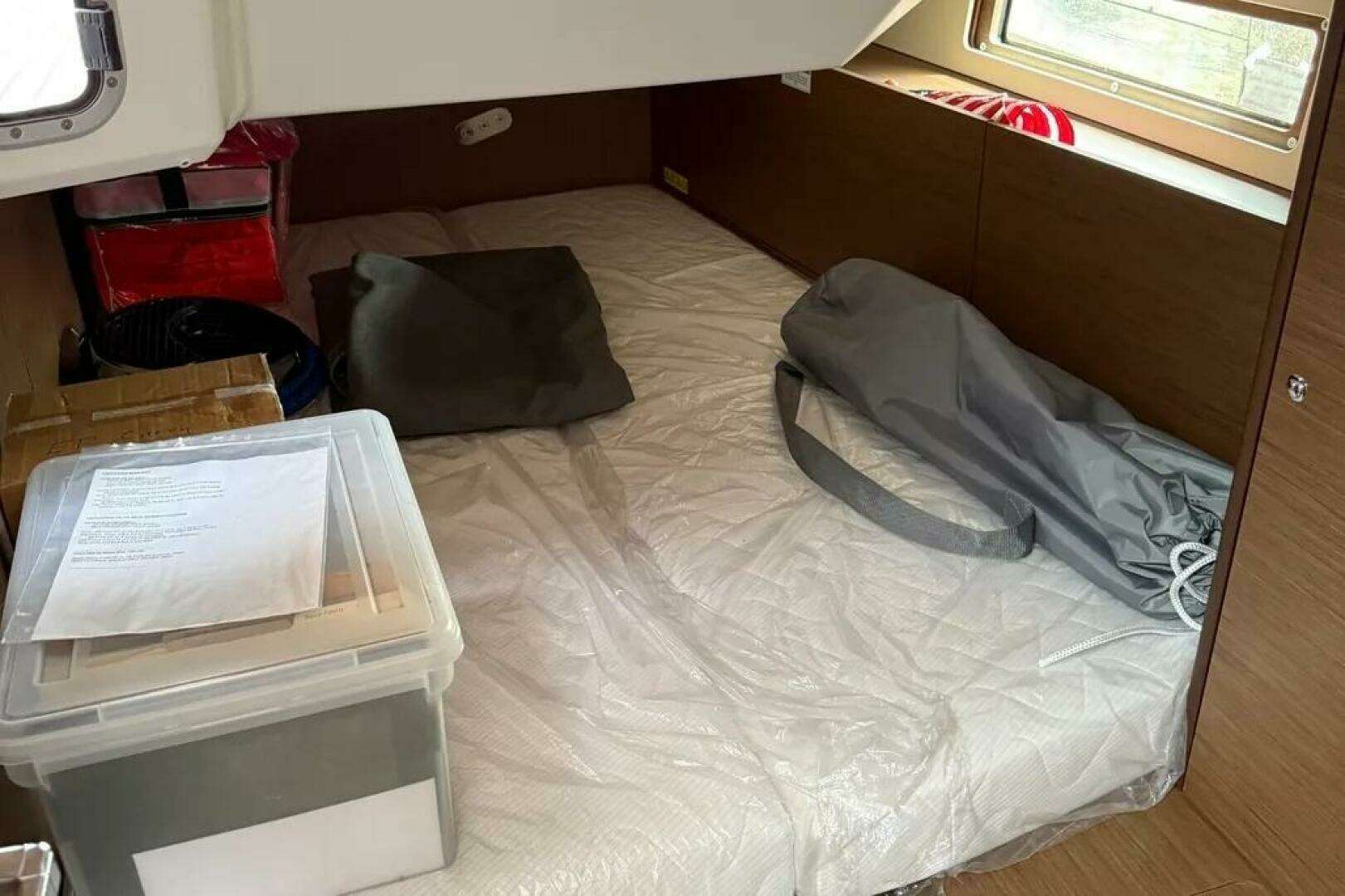 2022 Beneteau Oceanis 40.1 - Image 6