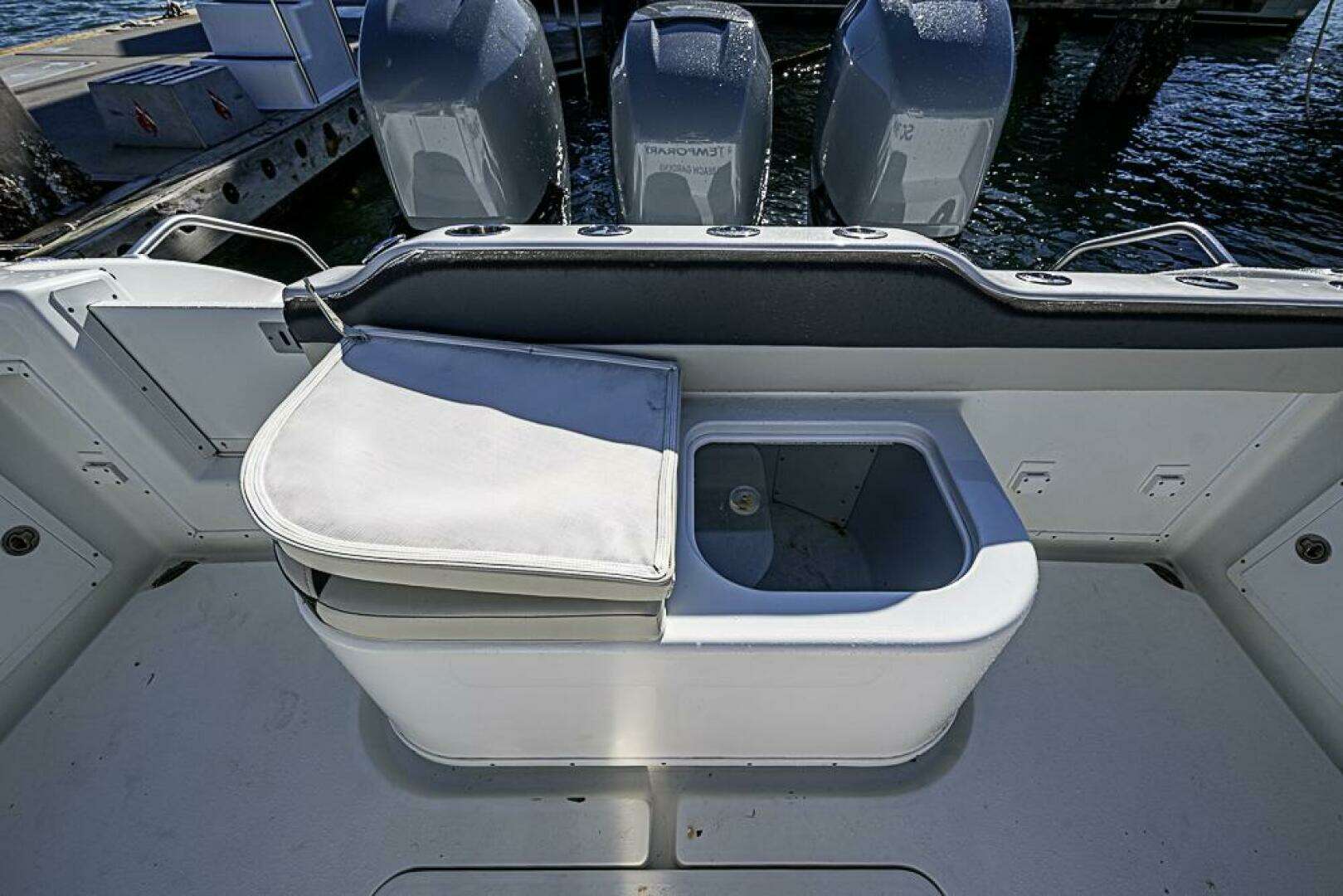 2010 Yellowfin 42 Offshore - Image 18