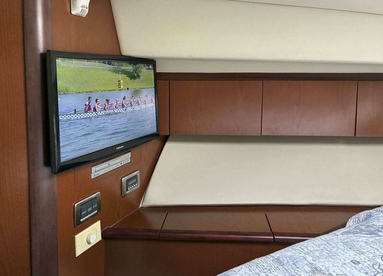 2007 Sea Ray 44 Sedan Bridge - Image 19