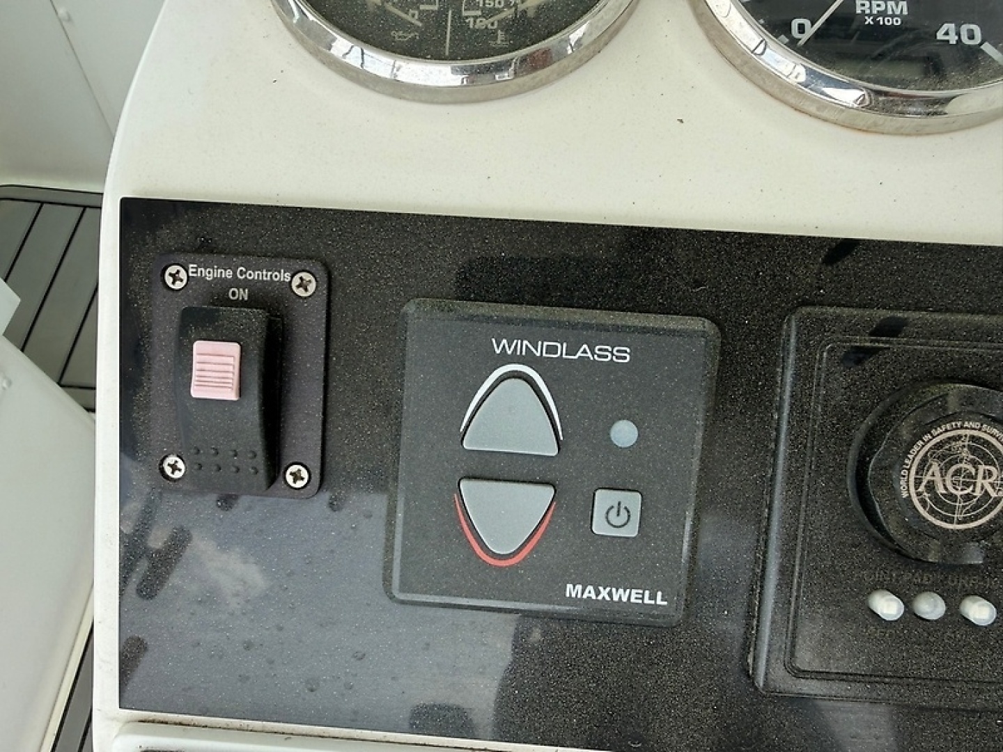 2005 Luhrs 32 Express - Image 7