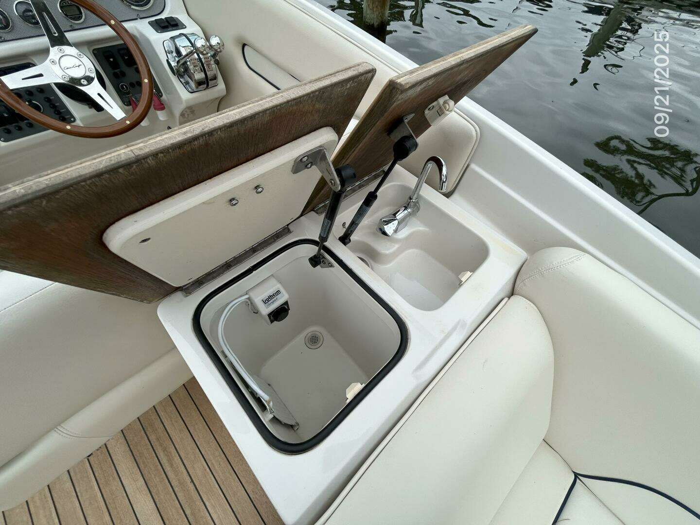 2006 Chris-Craft Corsair Heritage Edition - Image 28