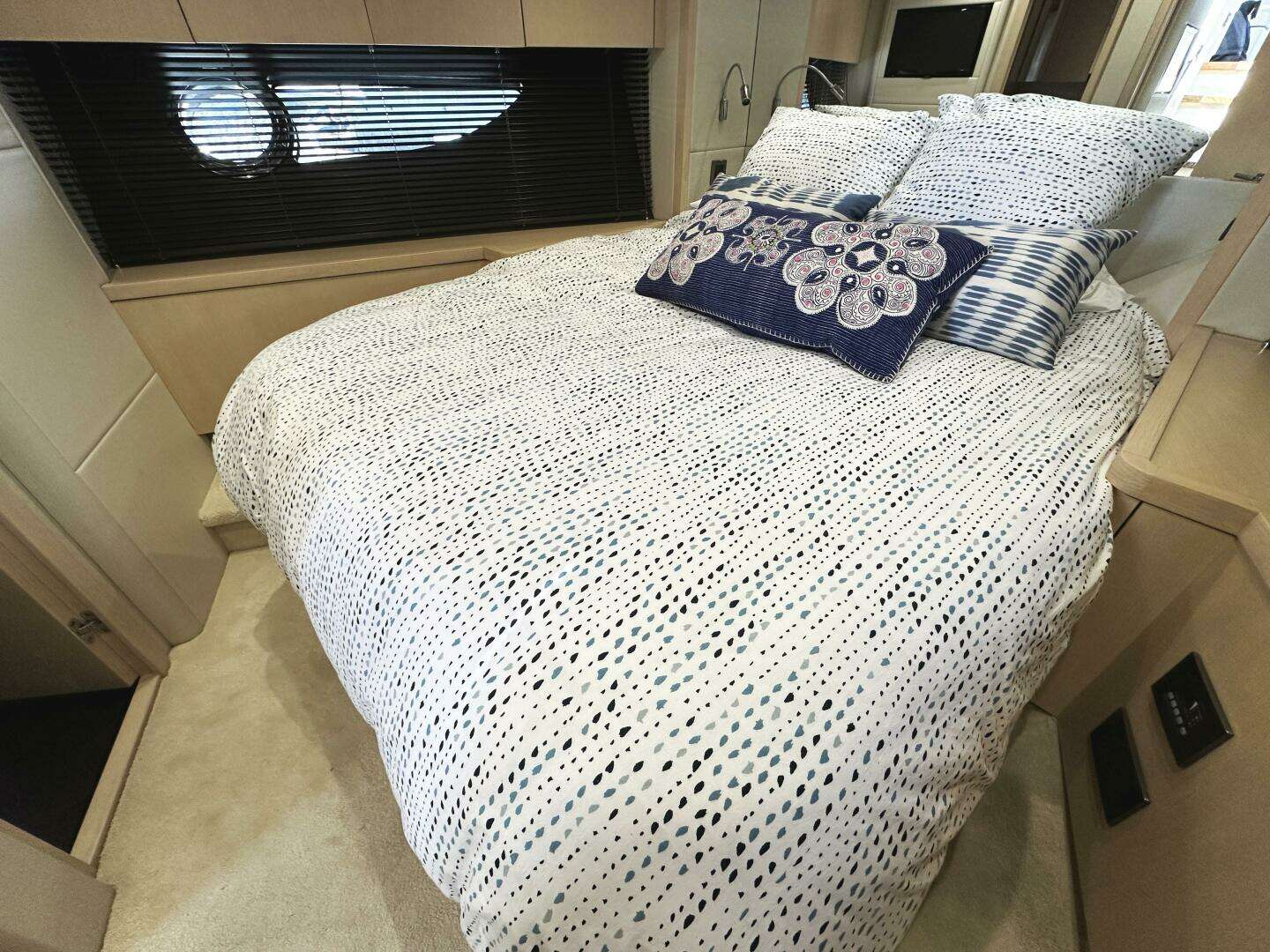 2015 Sunseeker Predator 57 - Image 21
