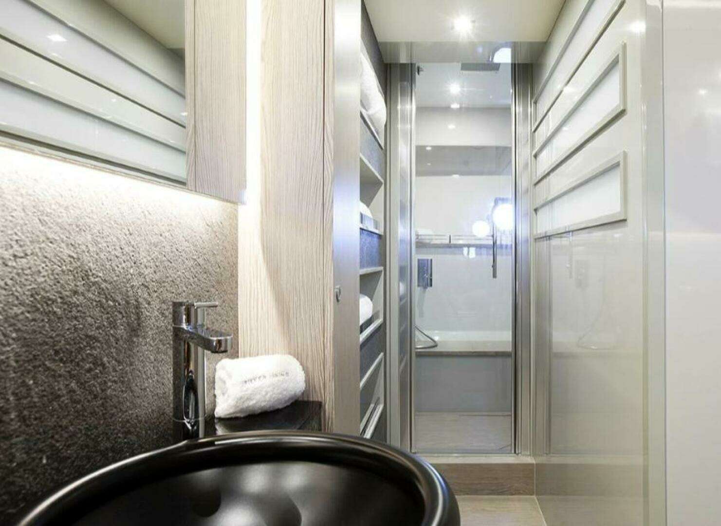2018 Ferretti Yachts — - Image 34