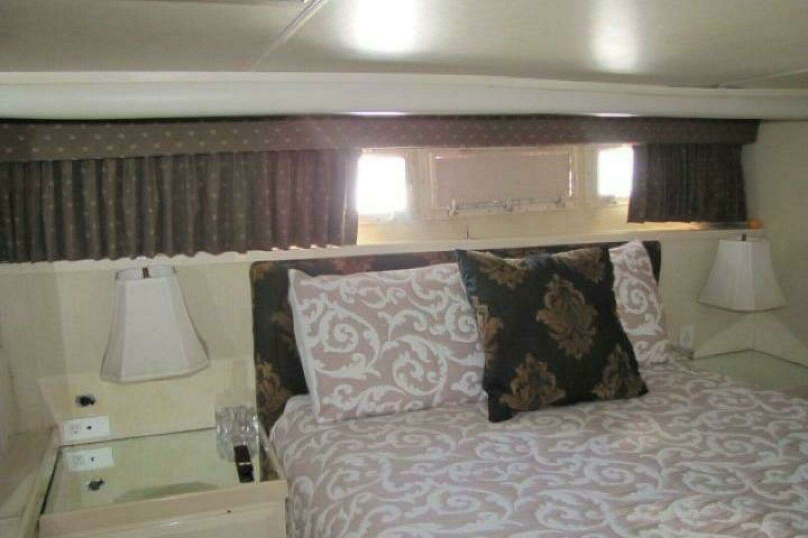 1973 Chris-Craft 55 Commander - Image 47