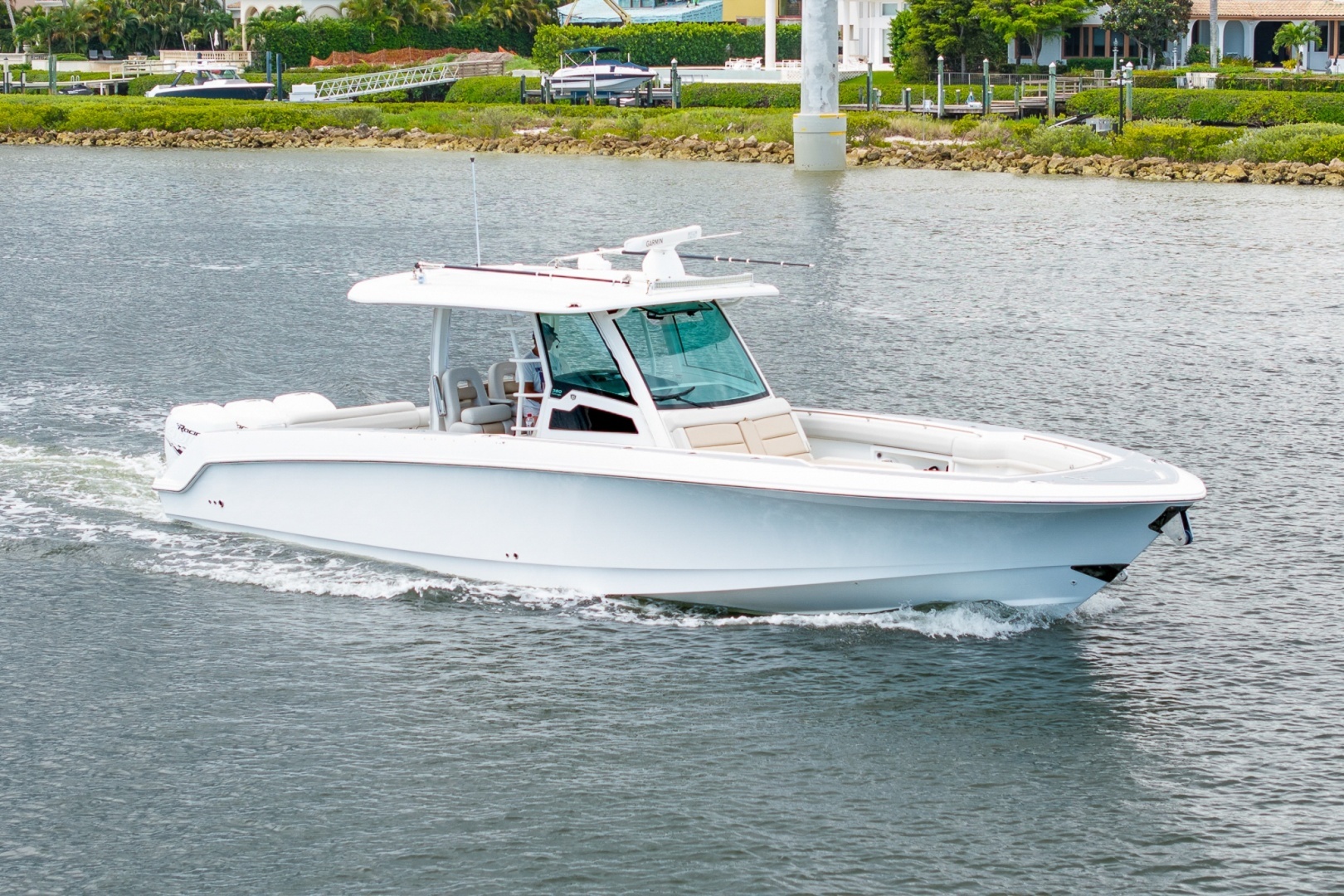 2018 Boston Whaler 380 Outrage - Image 34