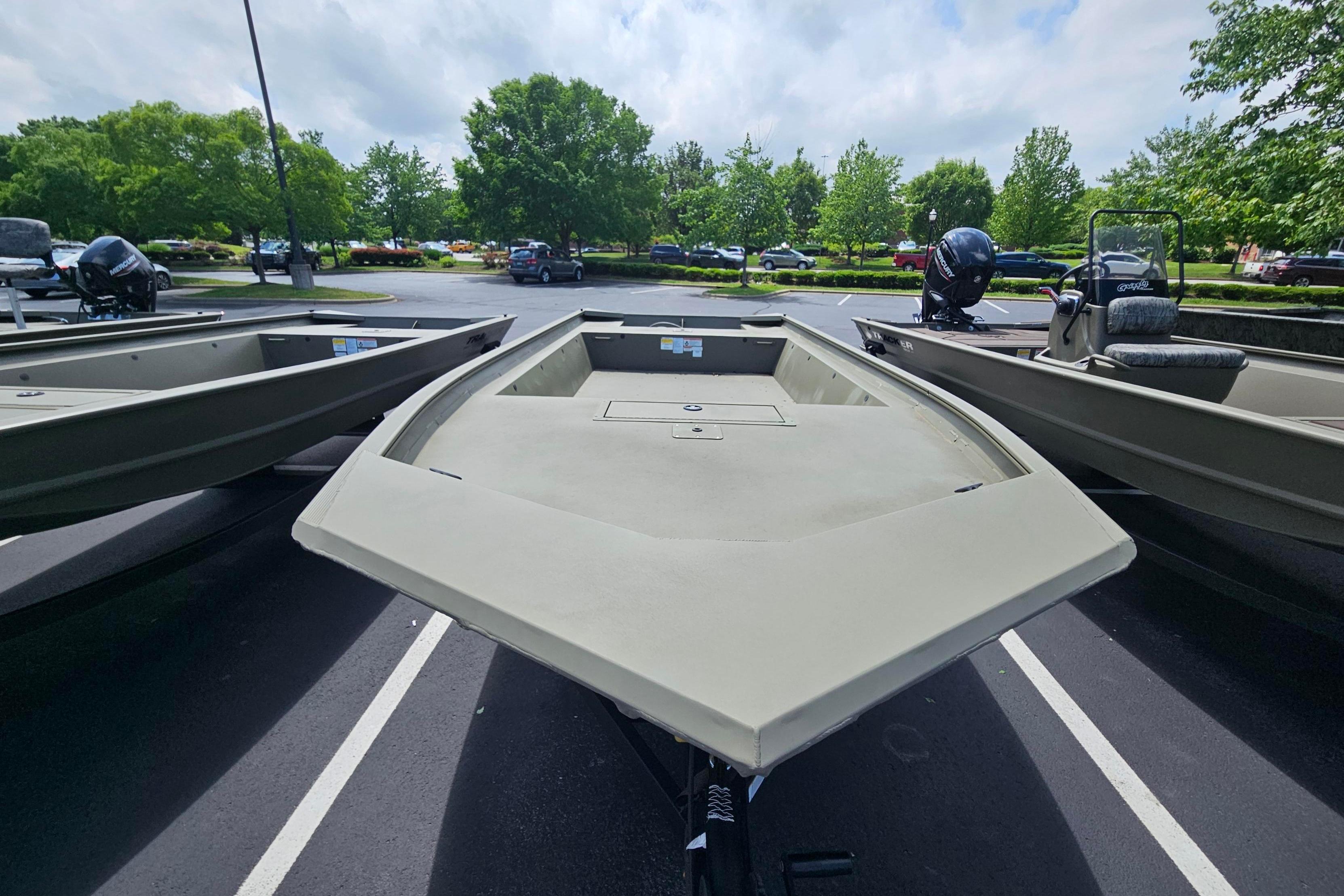 2025 Tracker Grizzly 1860 Utility