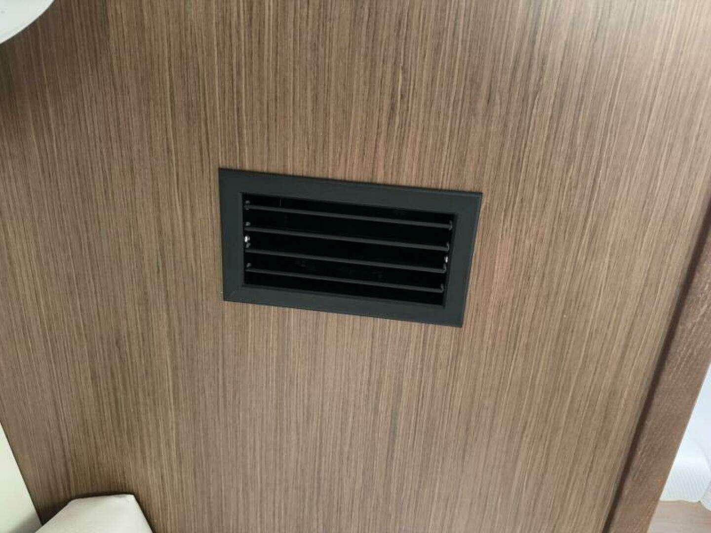 2024 Beneteau 34.1 - Image 21
