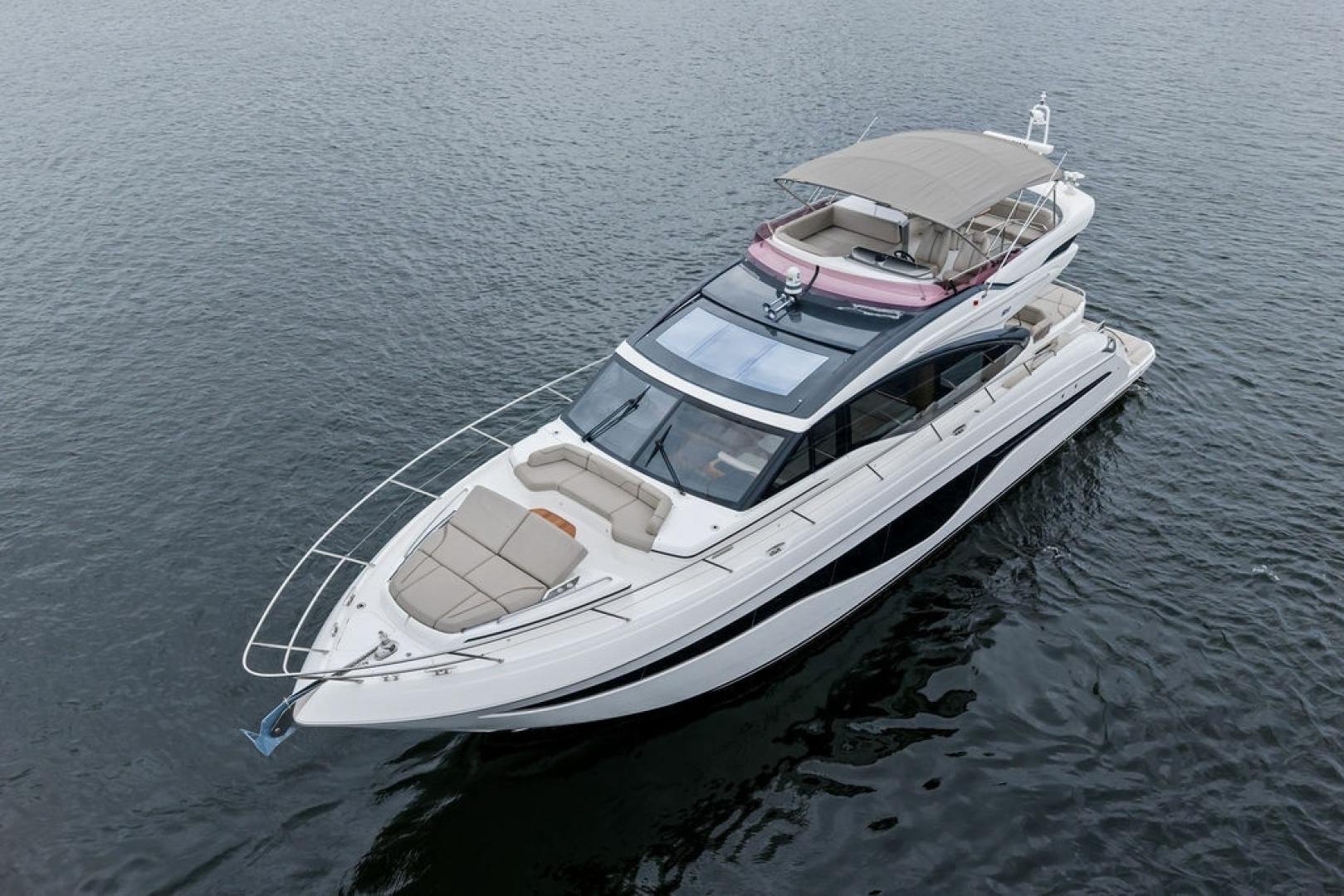 2020 Princess S62 Sportbridge - Image 6