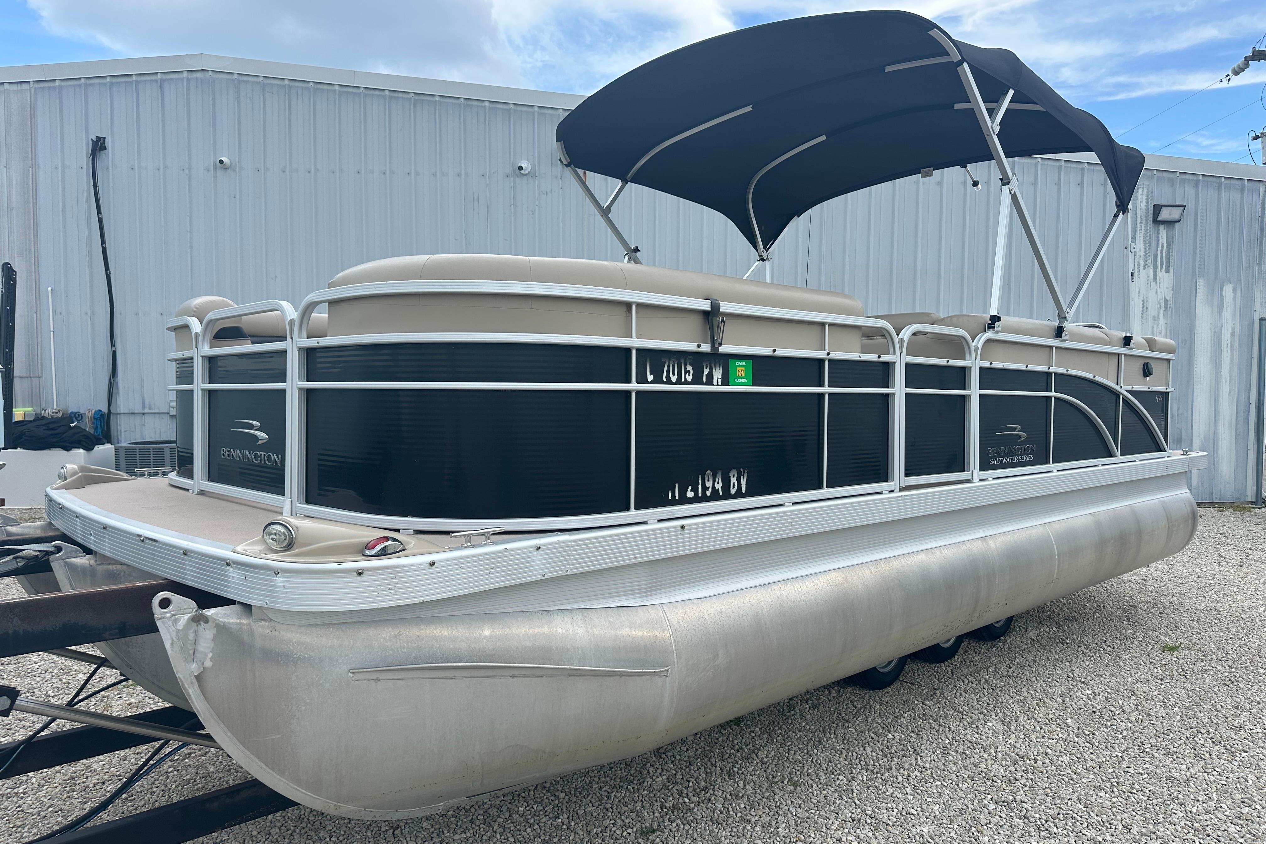 2014 Bennington S22