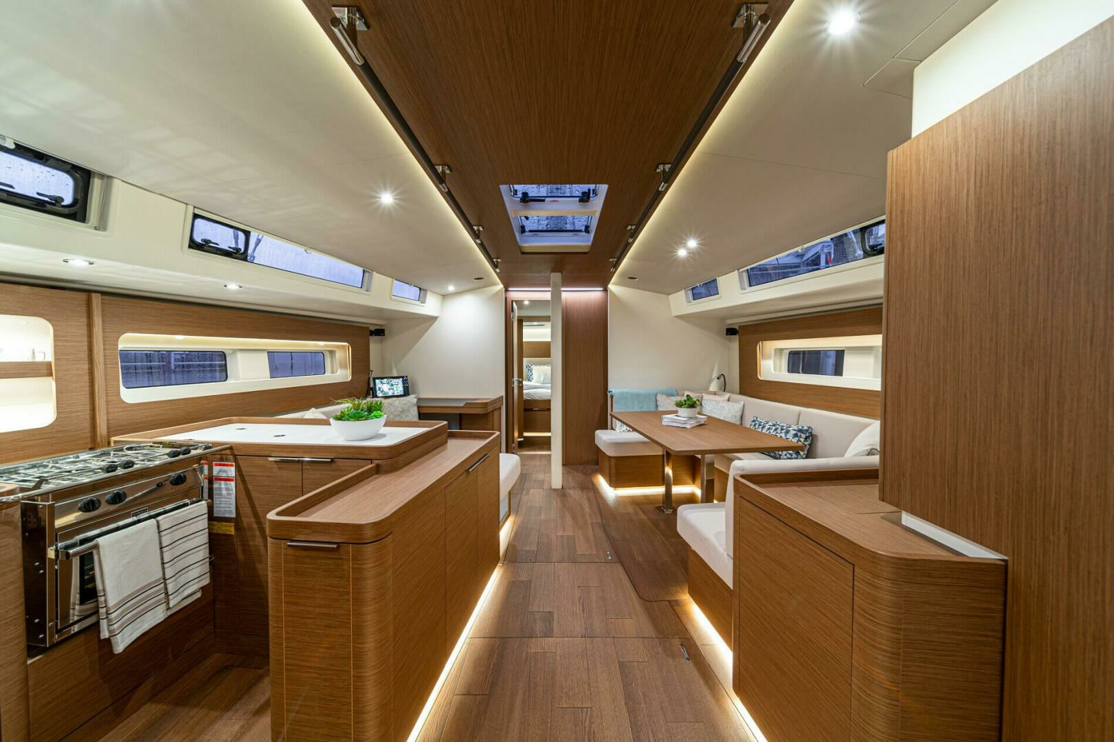 2025 Beneteau Oceanis Yacht 54 - Image 10