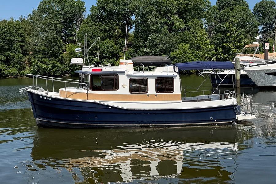 2016 Ranger Tugs R-27