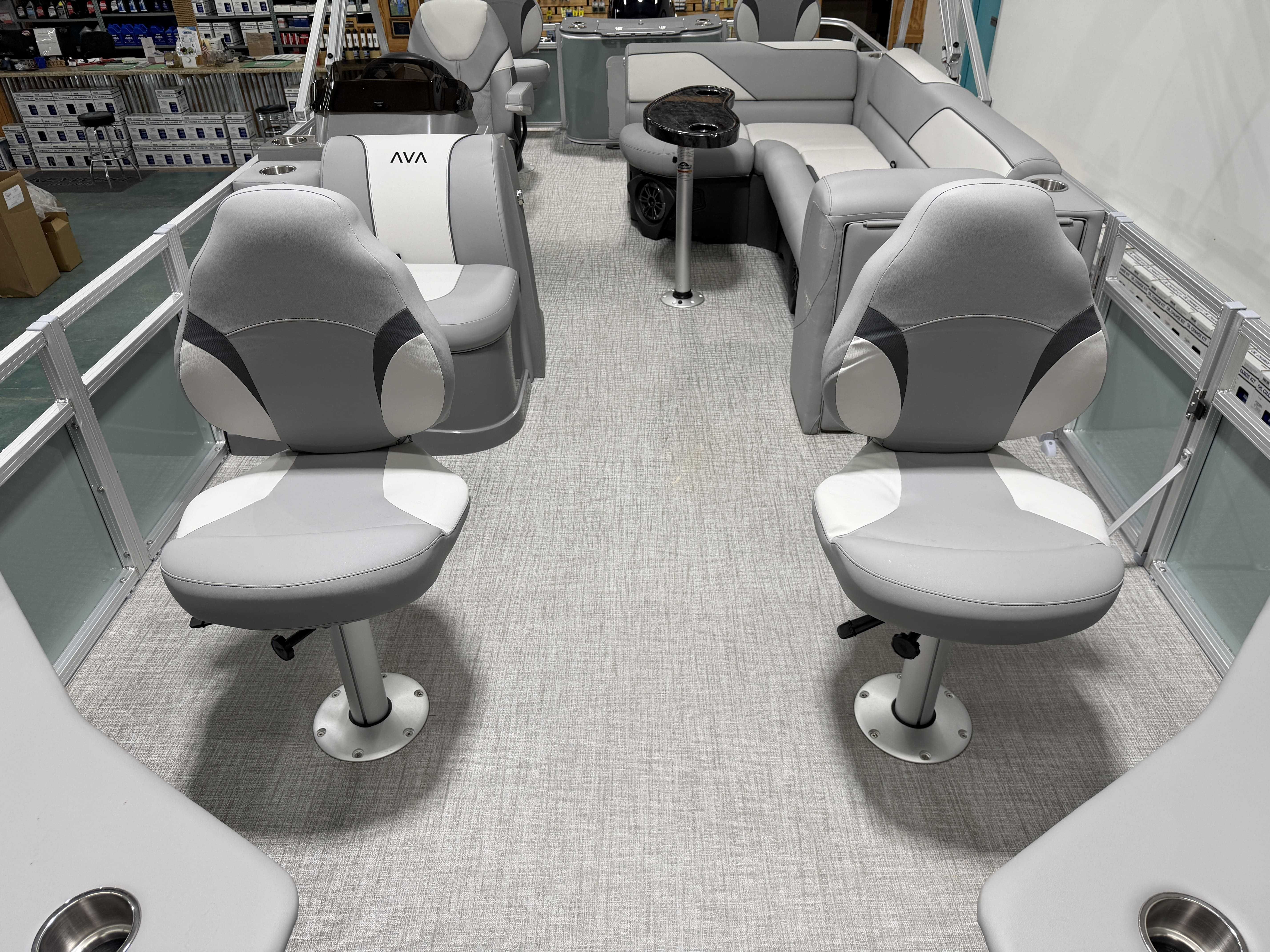2026 Avalon Venture 85 Rear Fish - 21' - 5