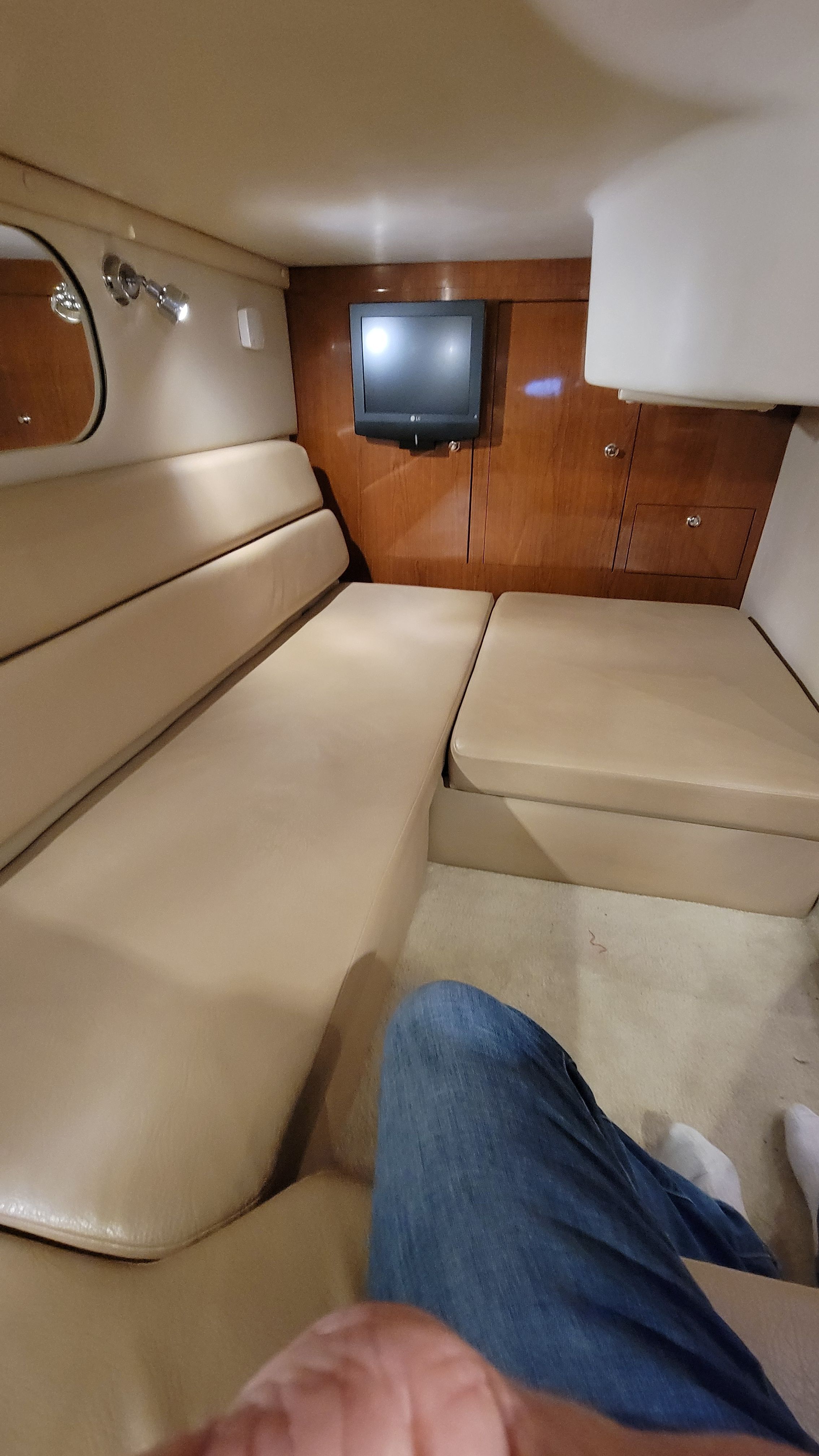 2008 Regal Commodore 3760 IO - 31