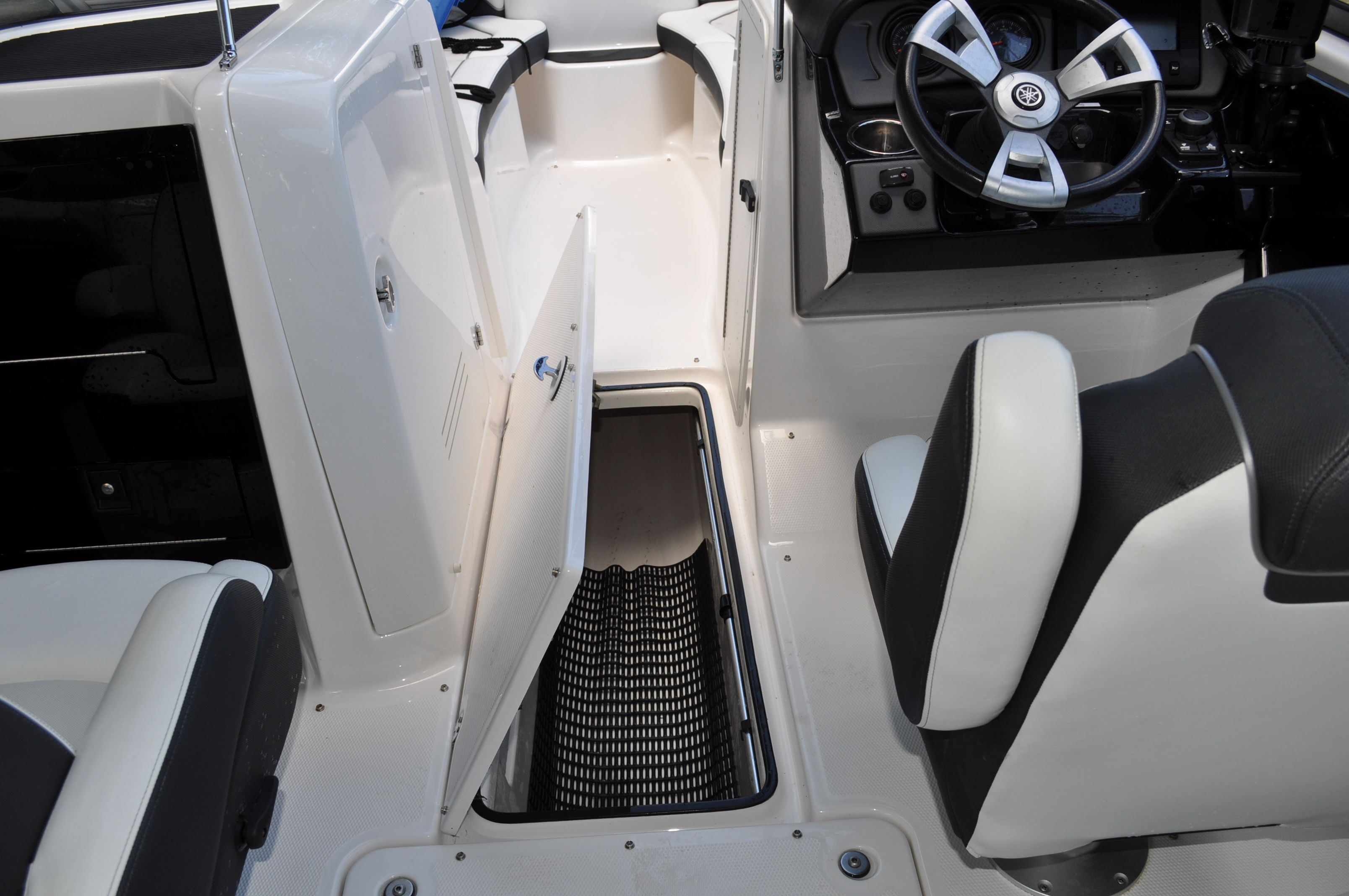 2015 Yamaha Boats SX240 HO - 9